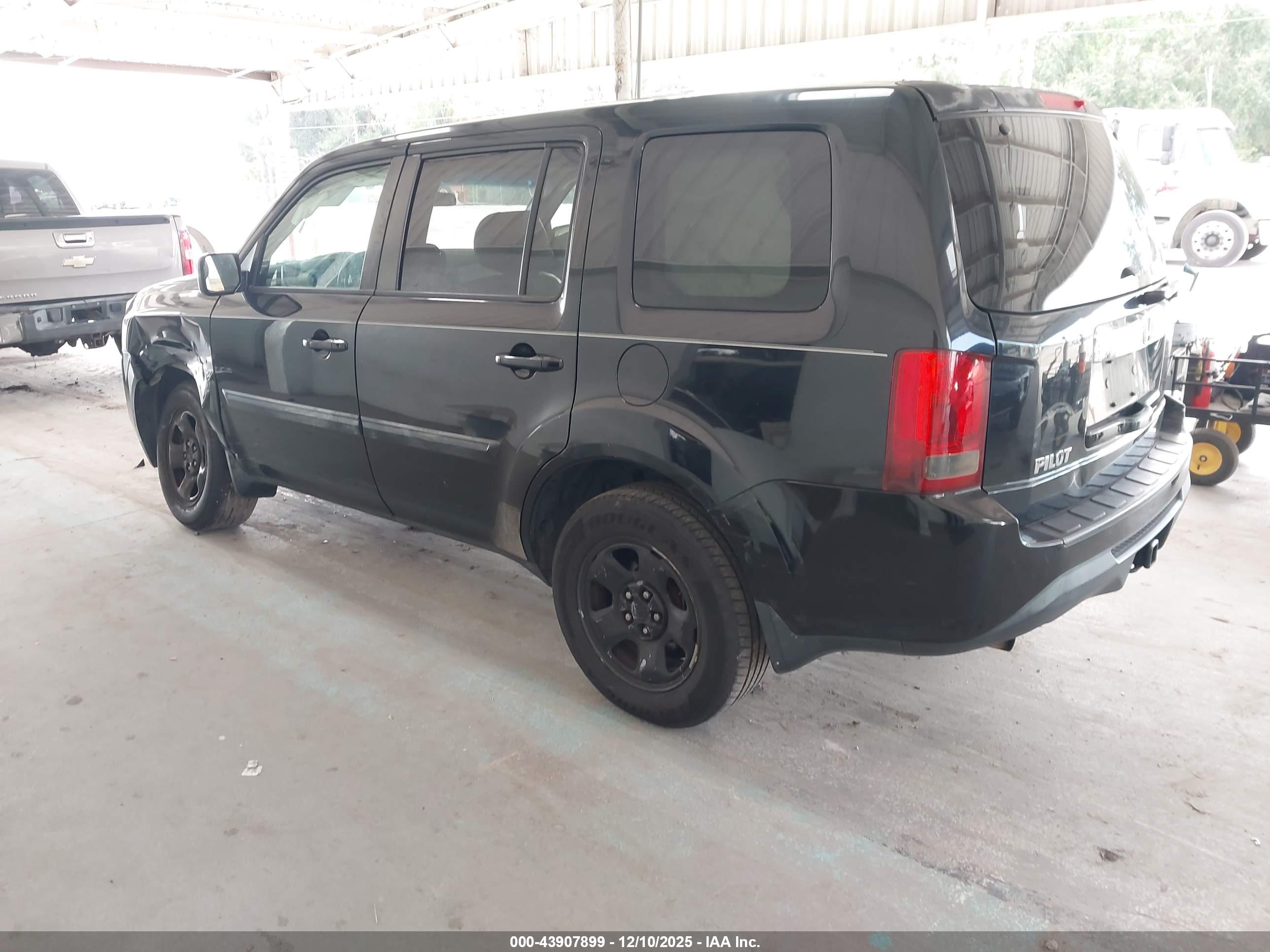 HONDA PILOT image 3