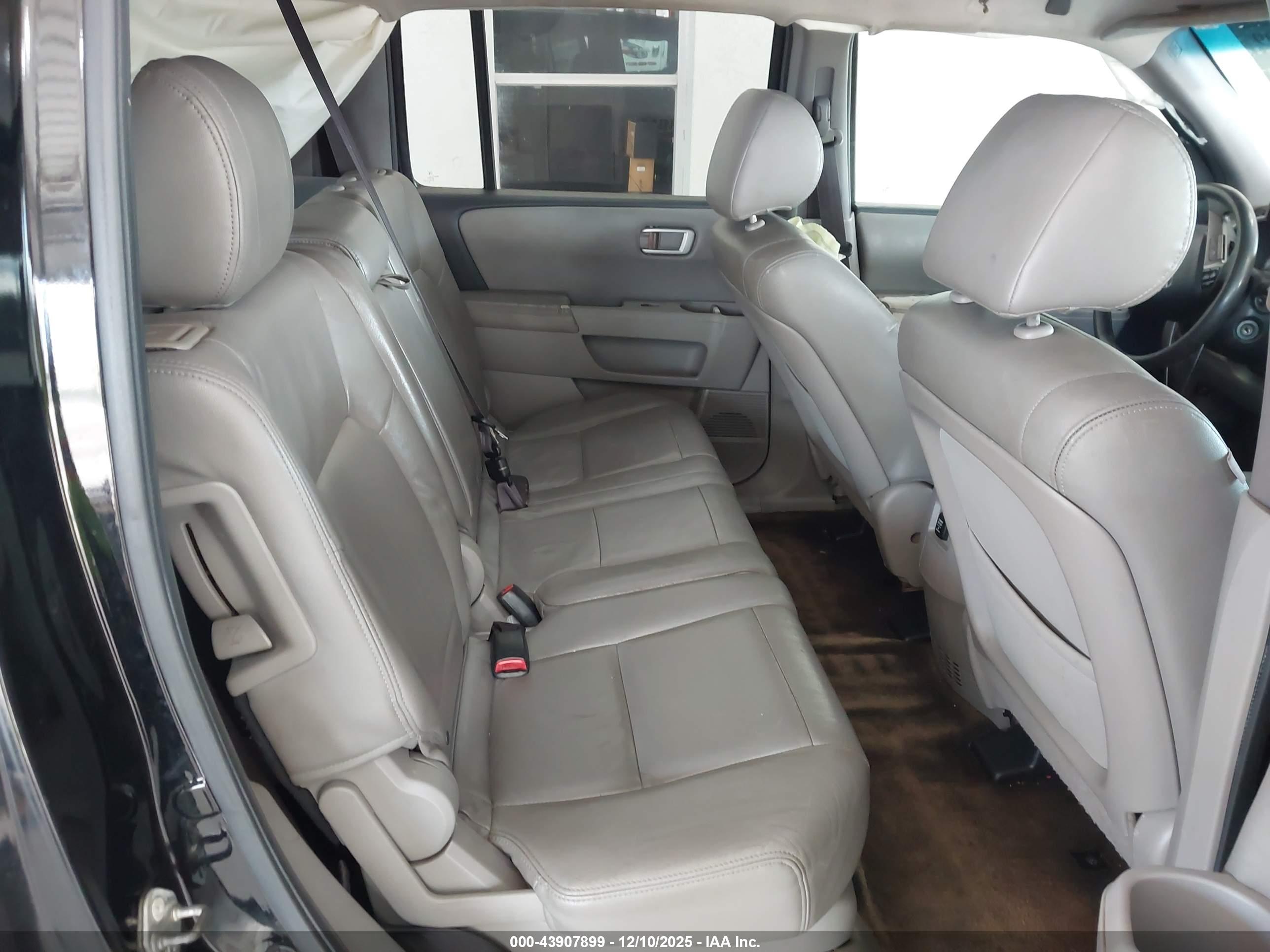 HONDA PILOT image 8
