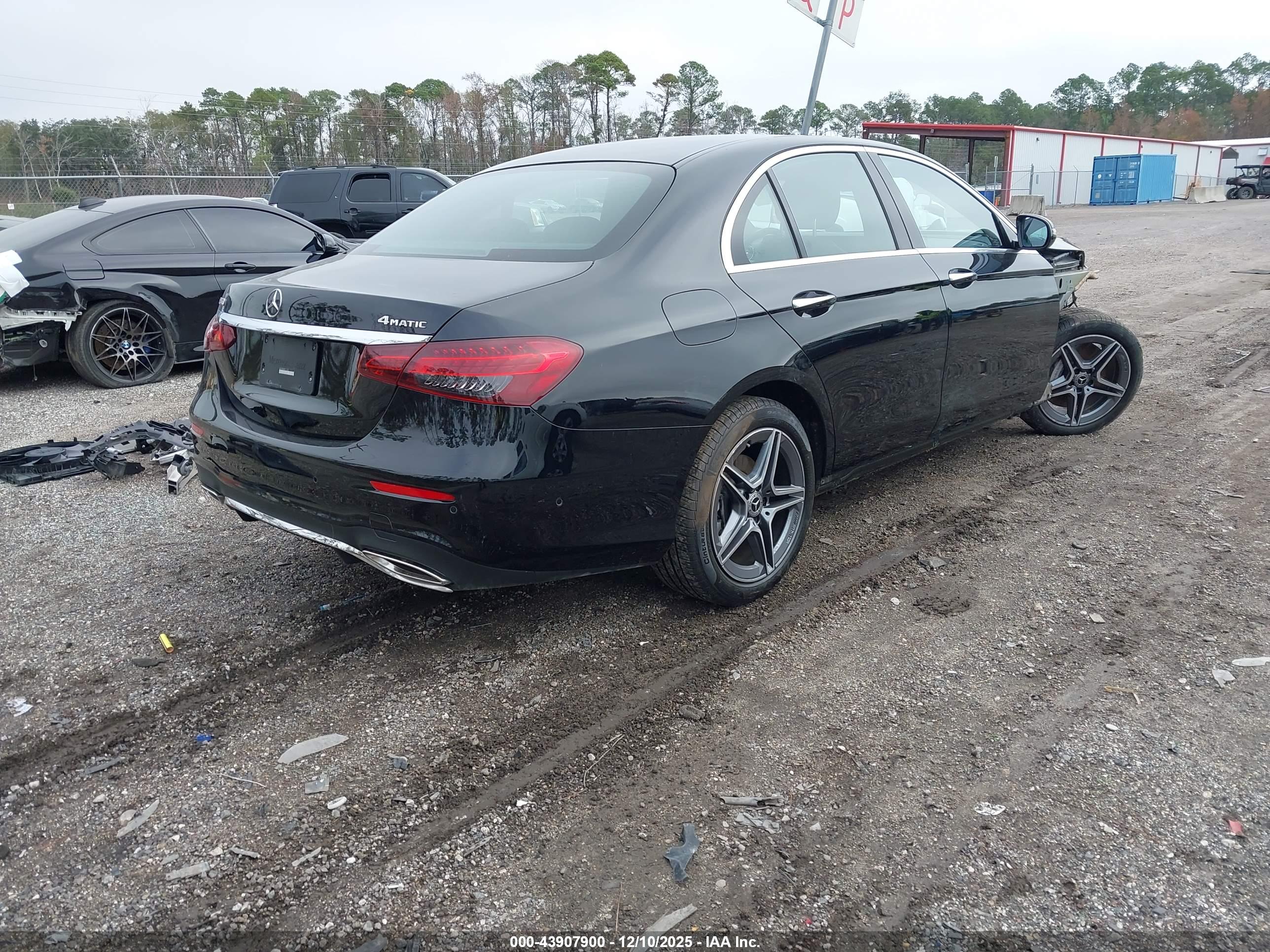 MERCEDES-BENZ E image 4