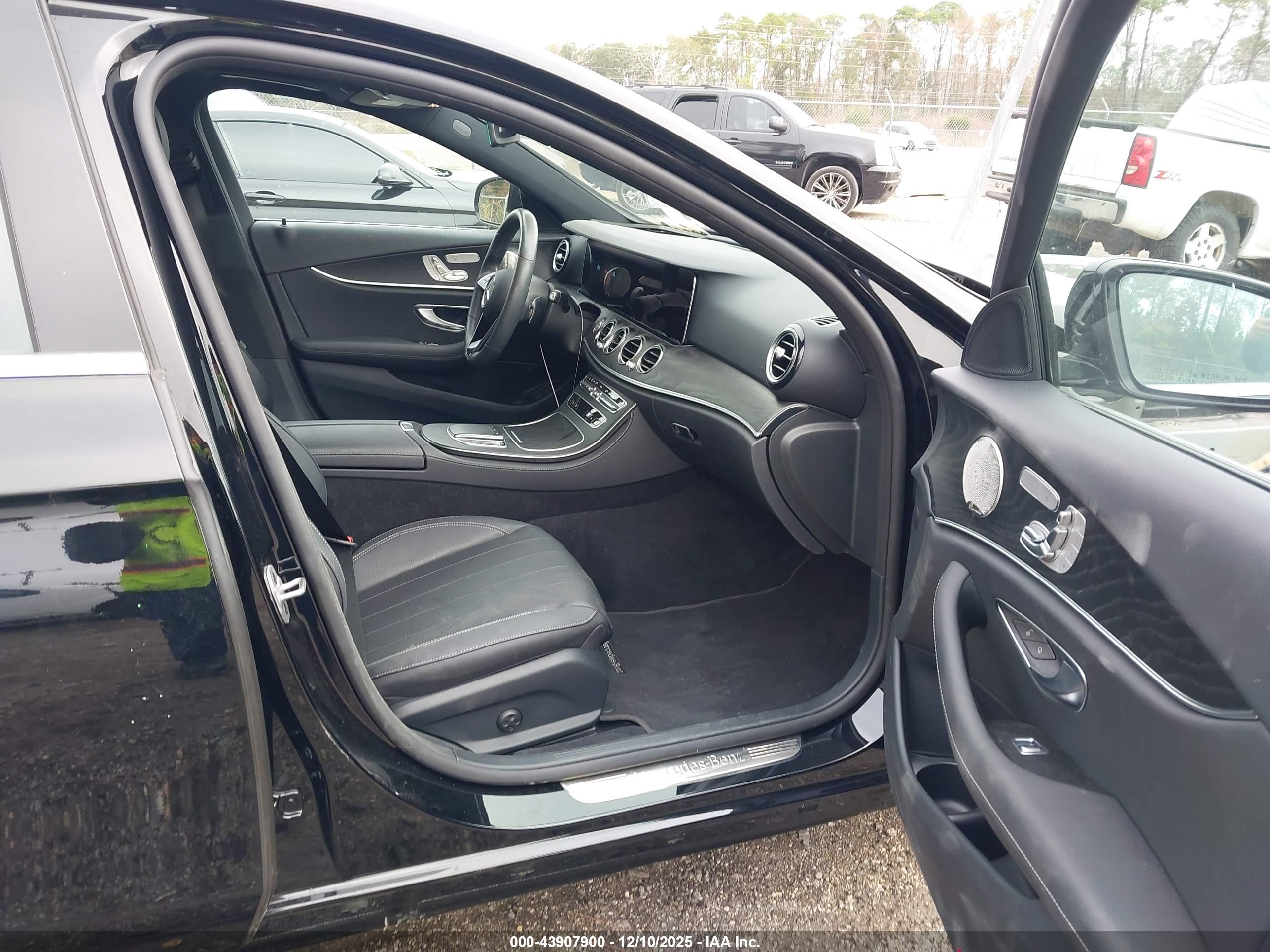 MERCEDES-BENZ E image 5