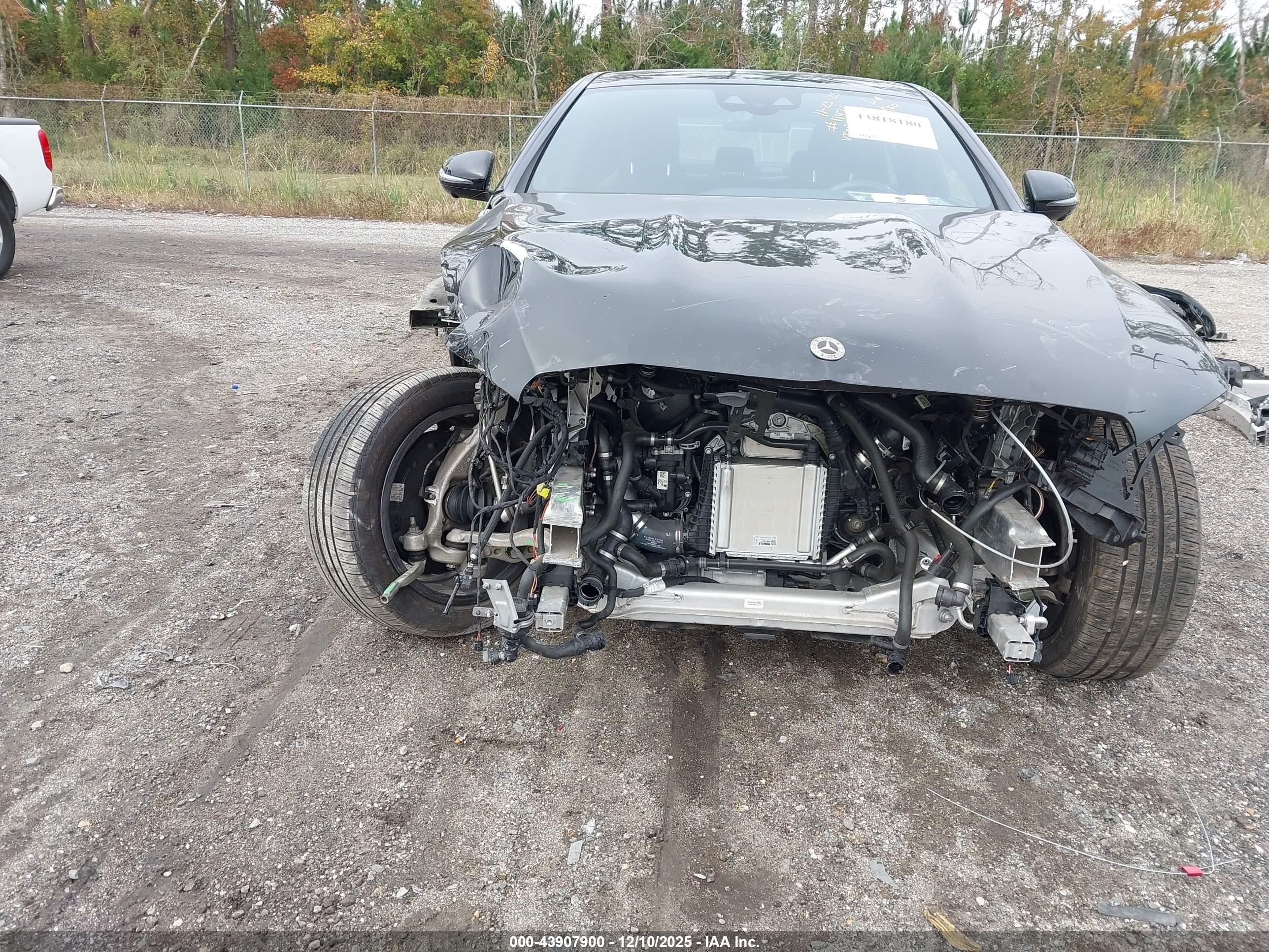 MERCEDES-BENZ E image 6