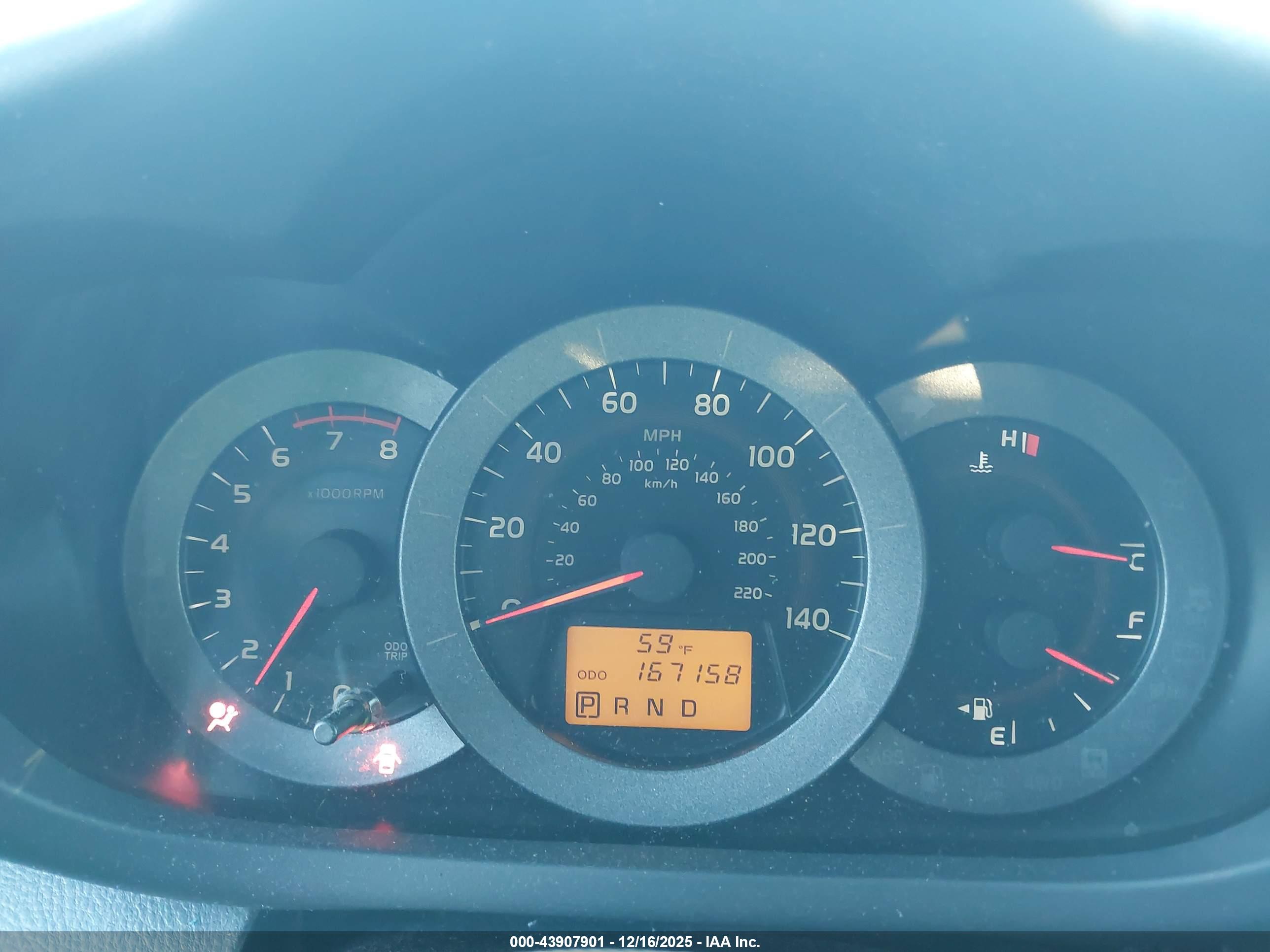 TOYOTA RAV4 image 7