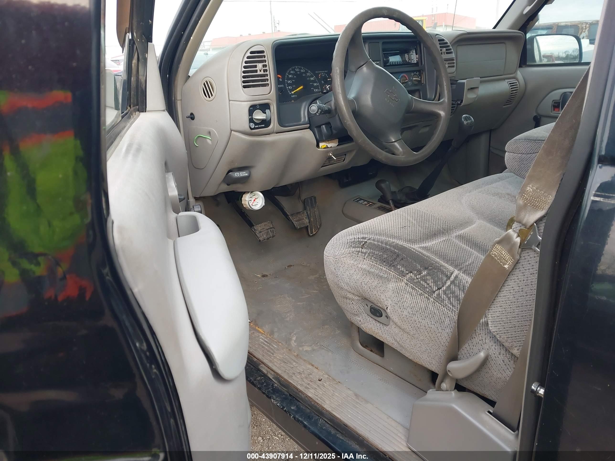 CHEVROLET K1500 image 8