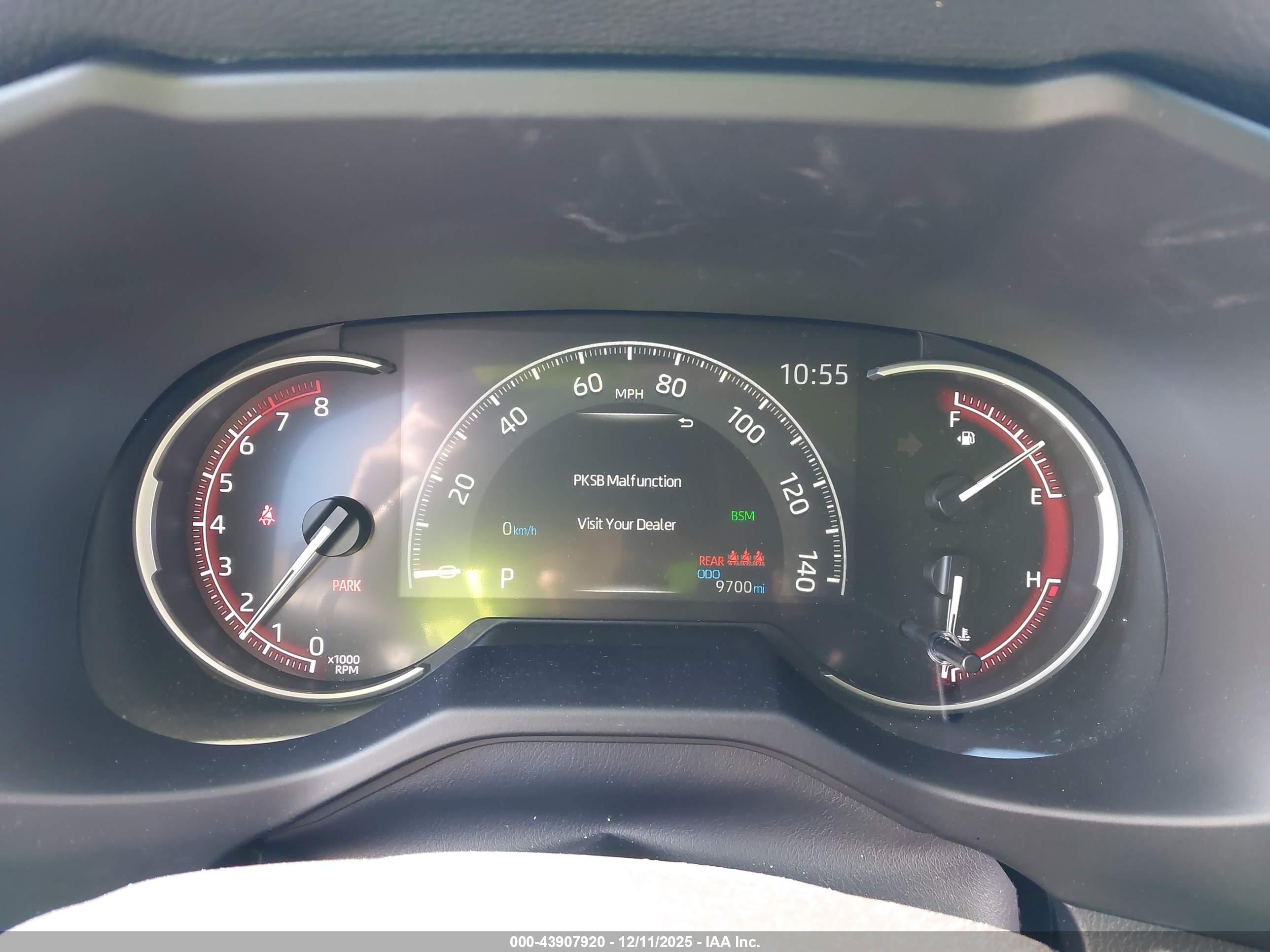 TOYOTA RAV4 image 7