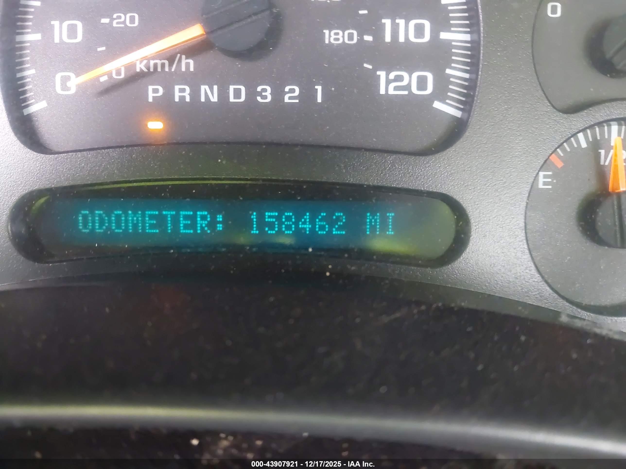 CHEVROLET SILVERADO image 7