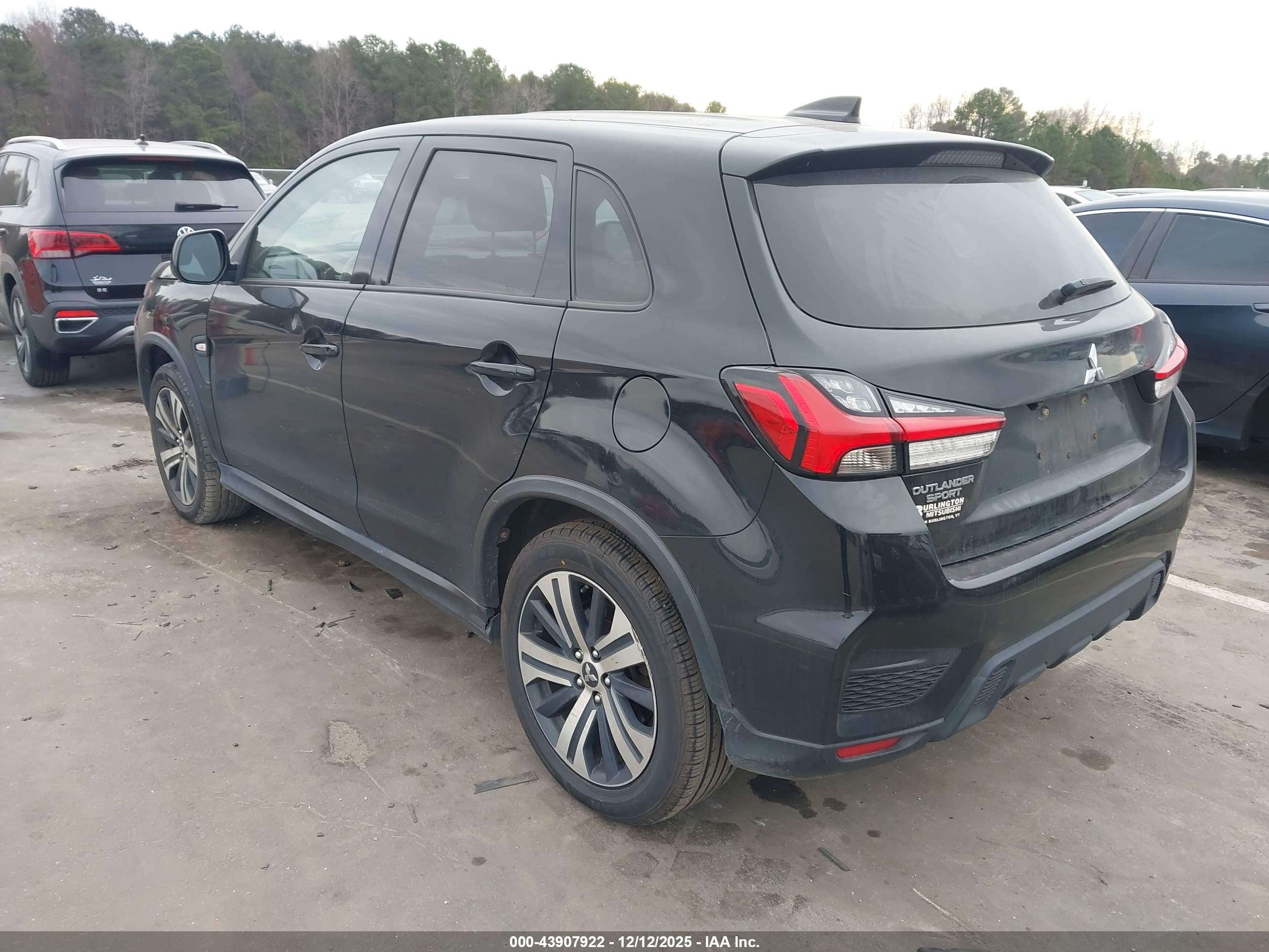 MITSUBISHI OUTLANDER image 3