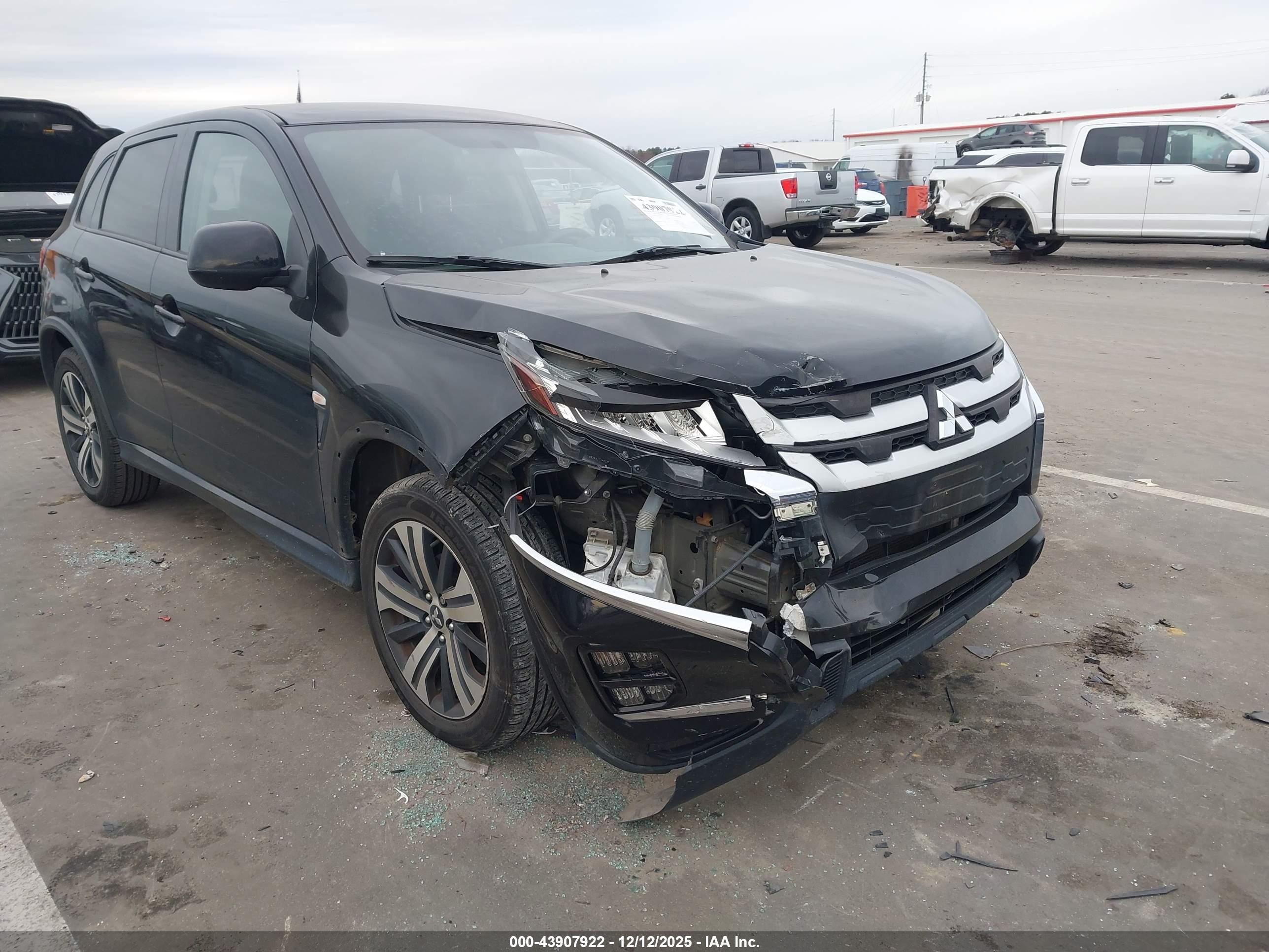 MITSUBISHI OUTLANDER image 6