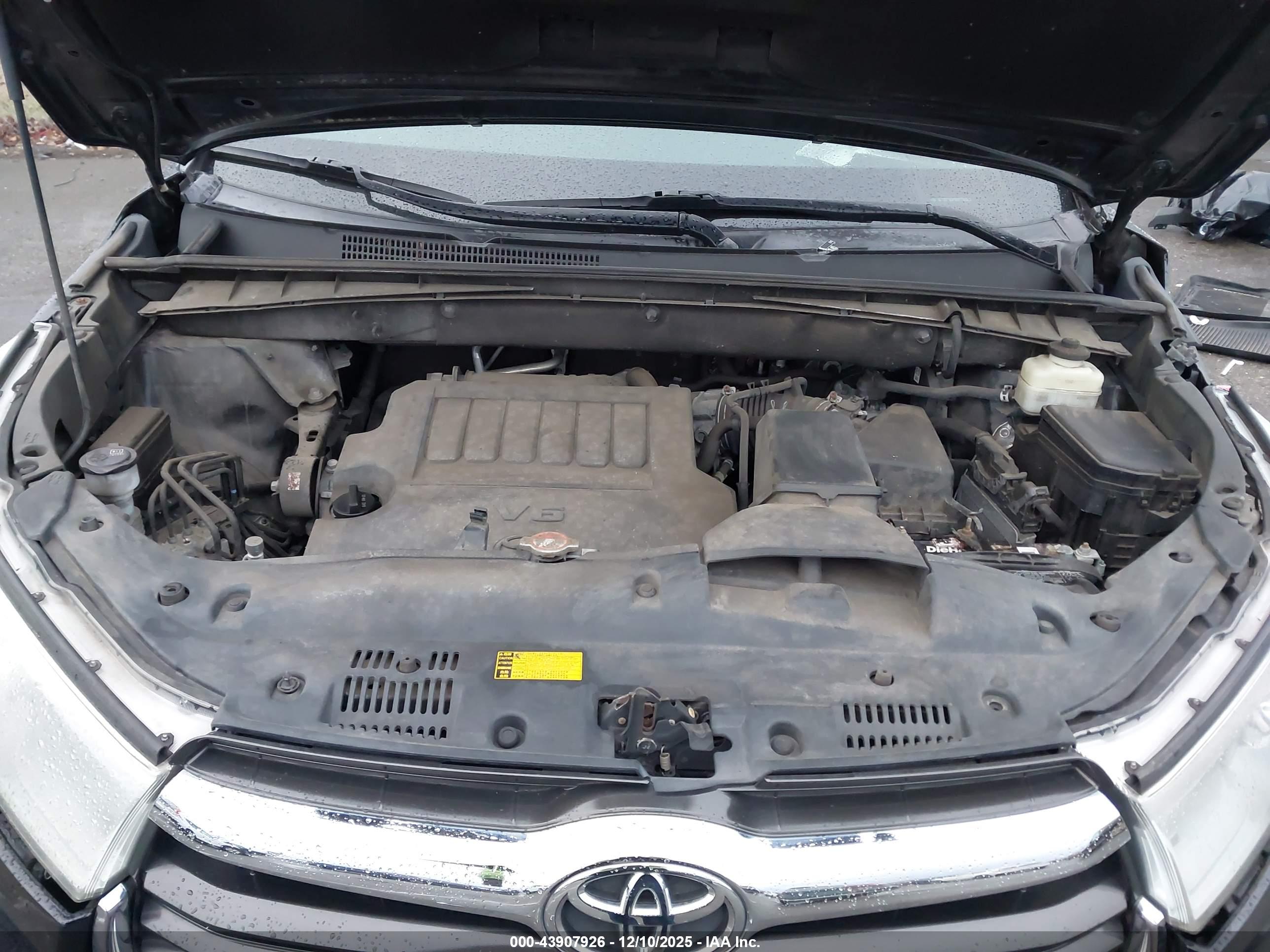 TOYOTA HIGHLANDER image 10