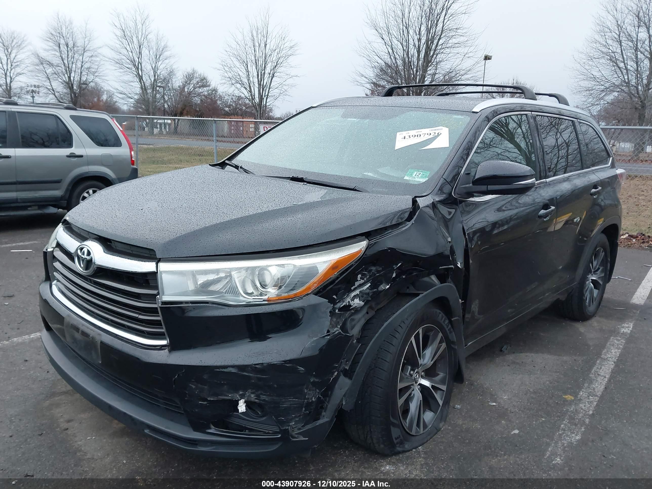 TOYOTA HIGHLANDER image 2