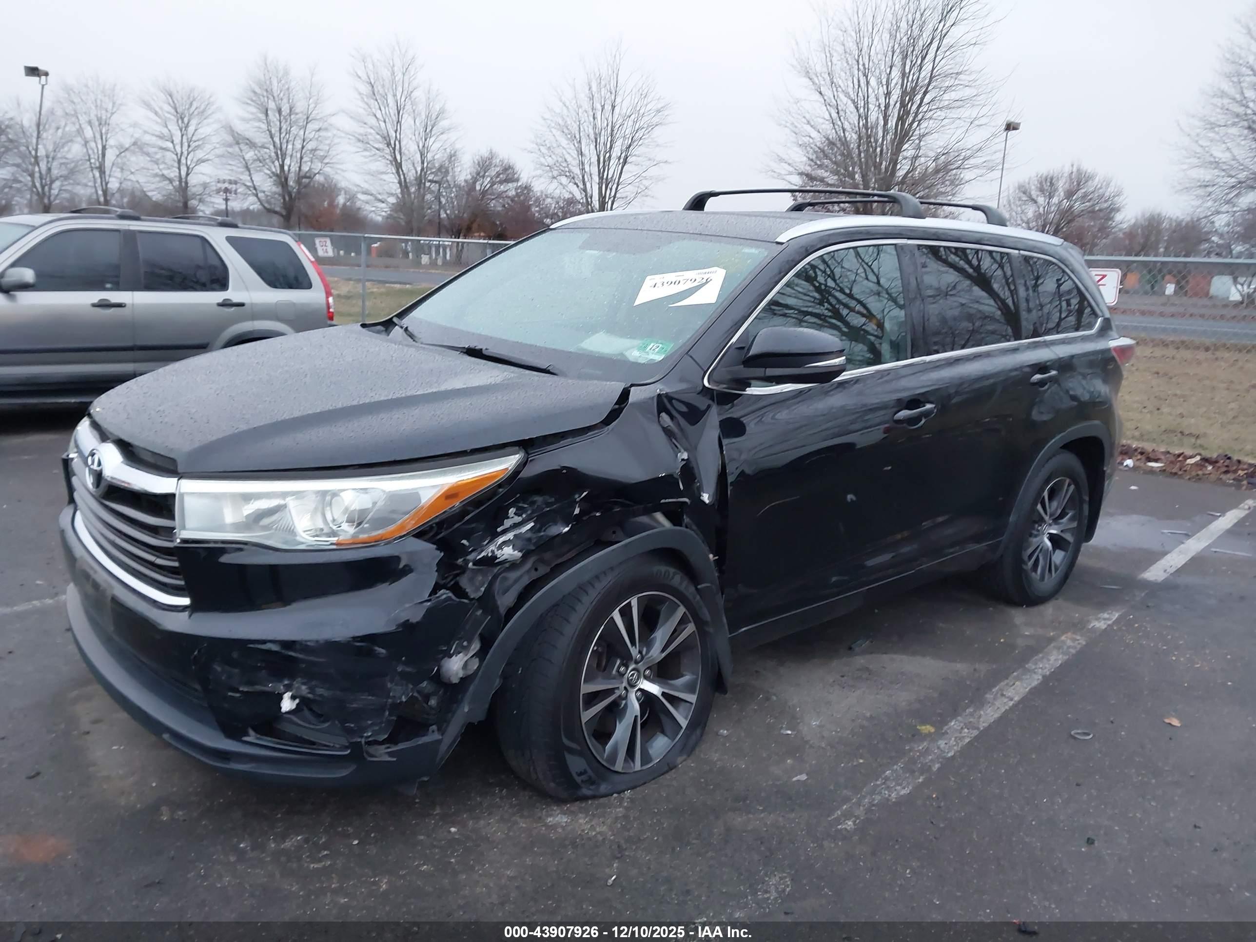 TOYOTA HIGHLANDER image 6