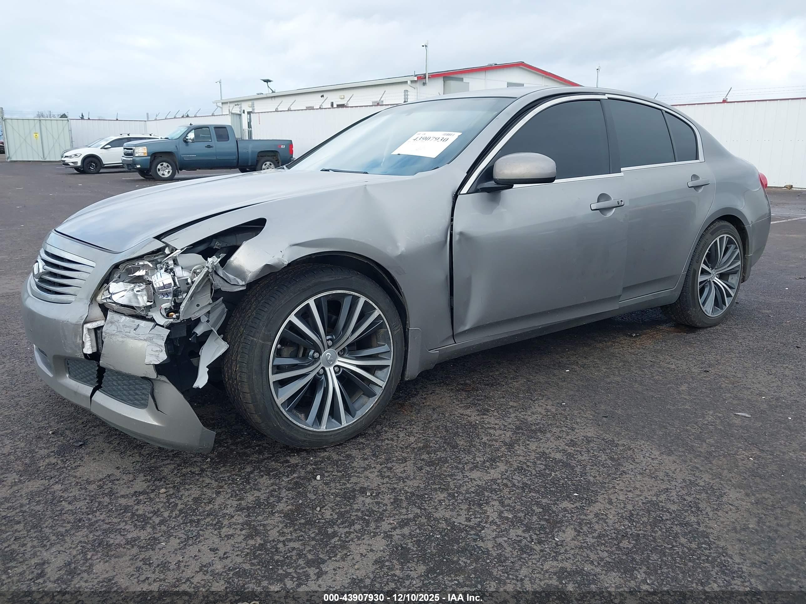 INFINITI G35 image 2
