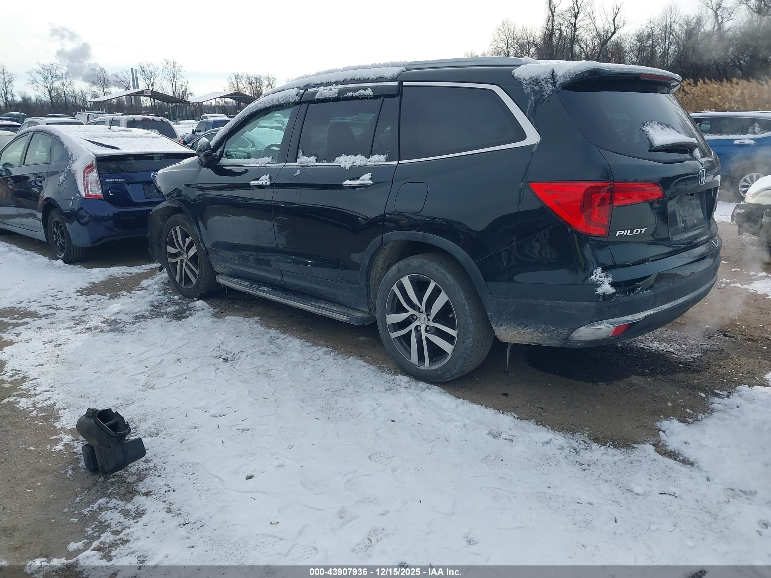 HONDA PILOT image 3