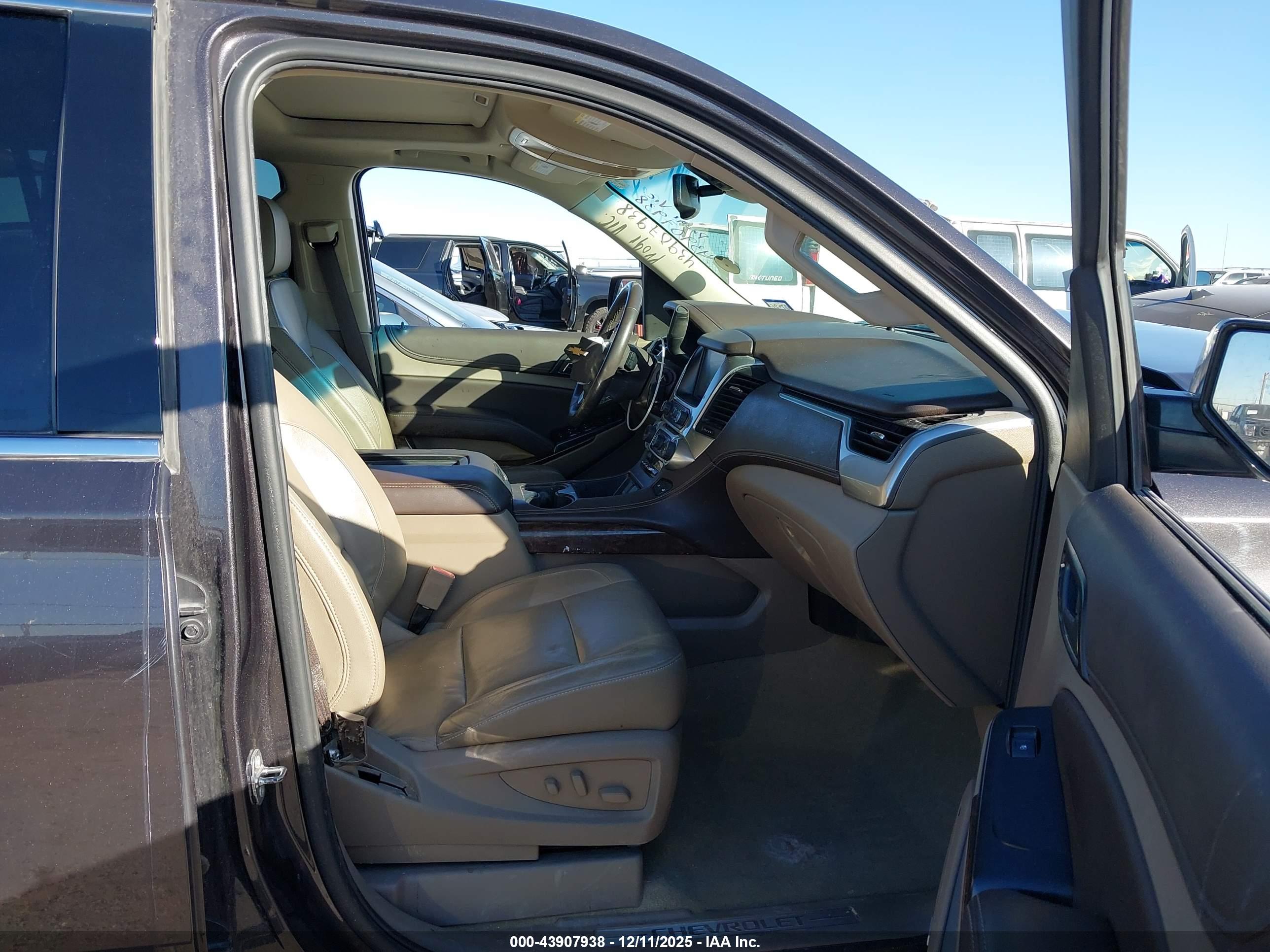 CHEVROLET TAHOE image 5