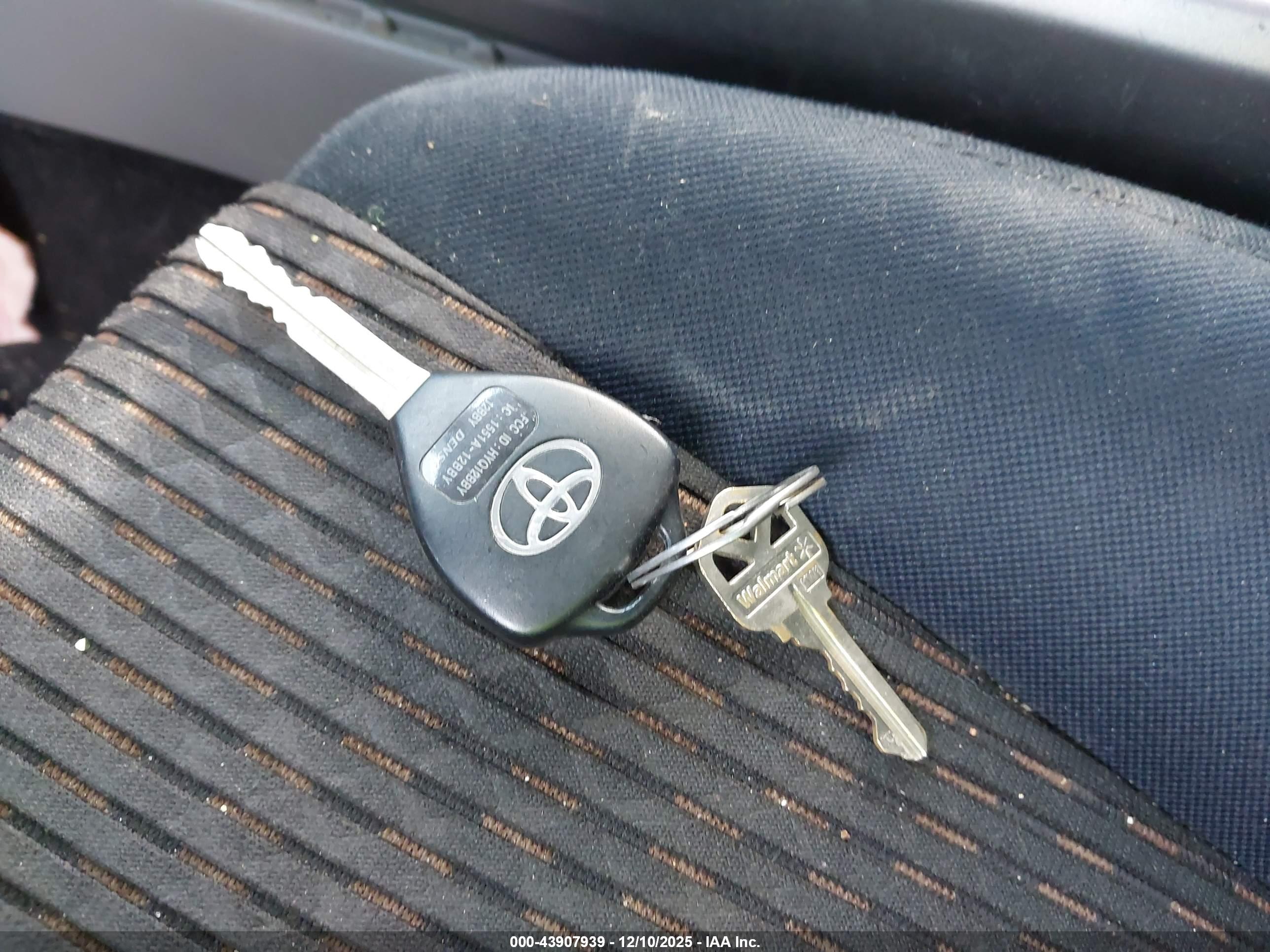 TOYOTA 4RUNNER image 11
