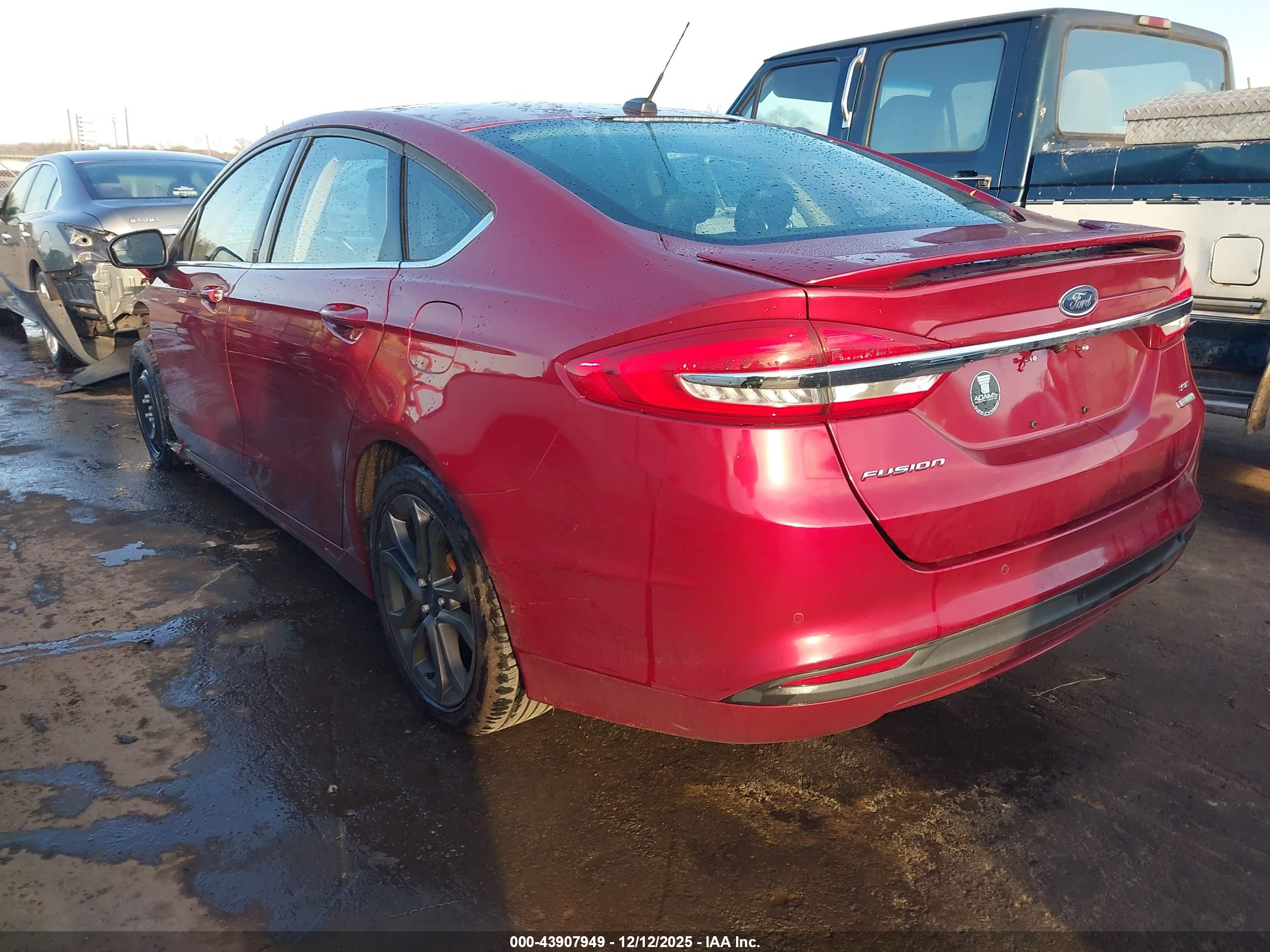 FORD FUSION image 3