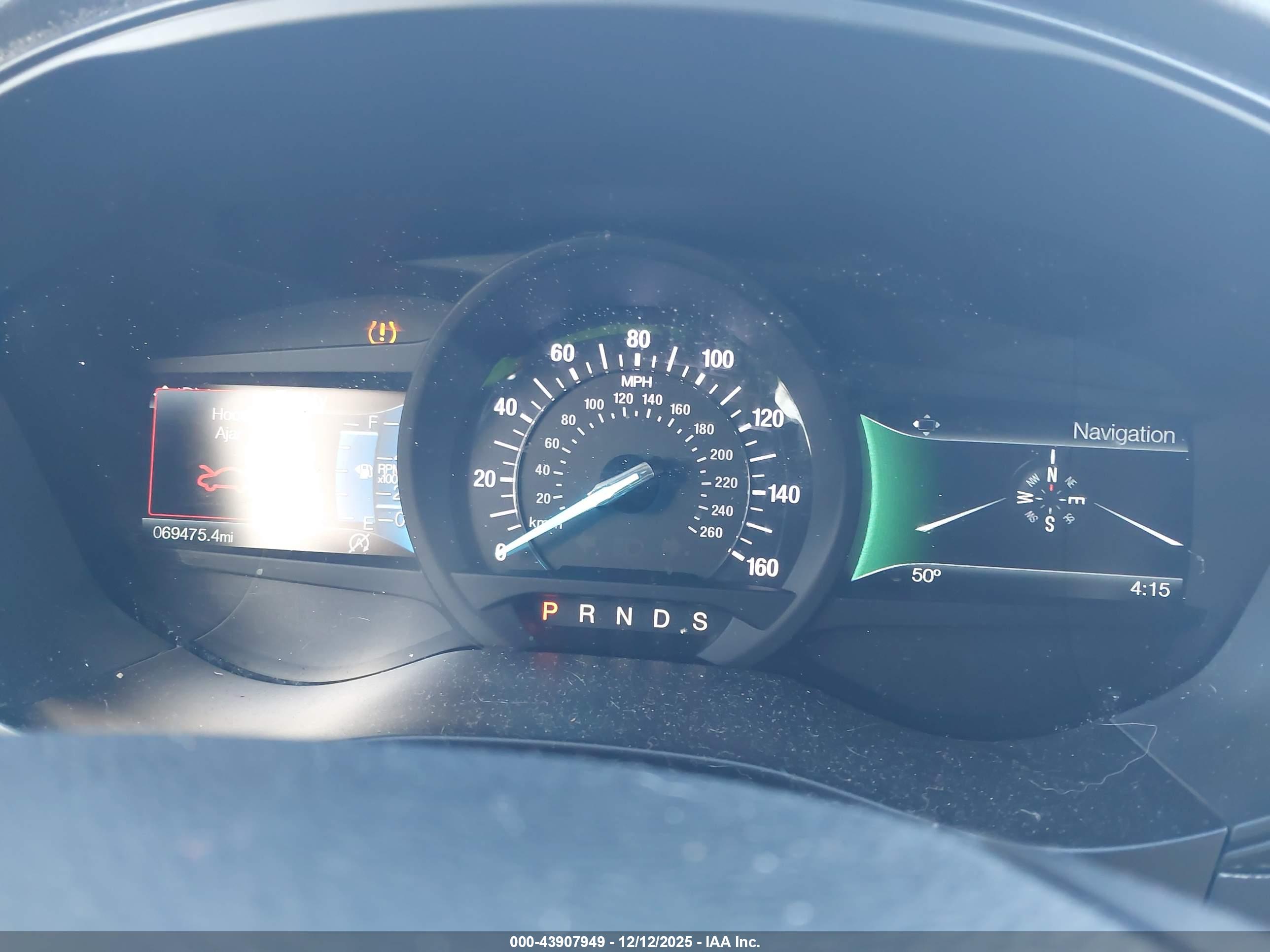 FORD FUSION image 7