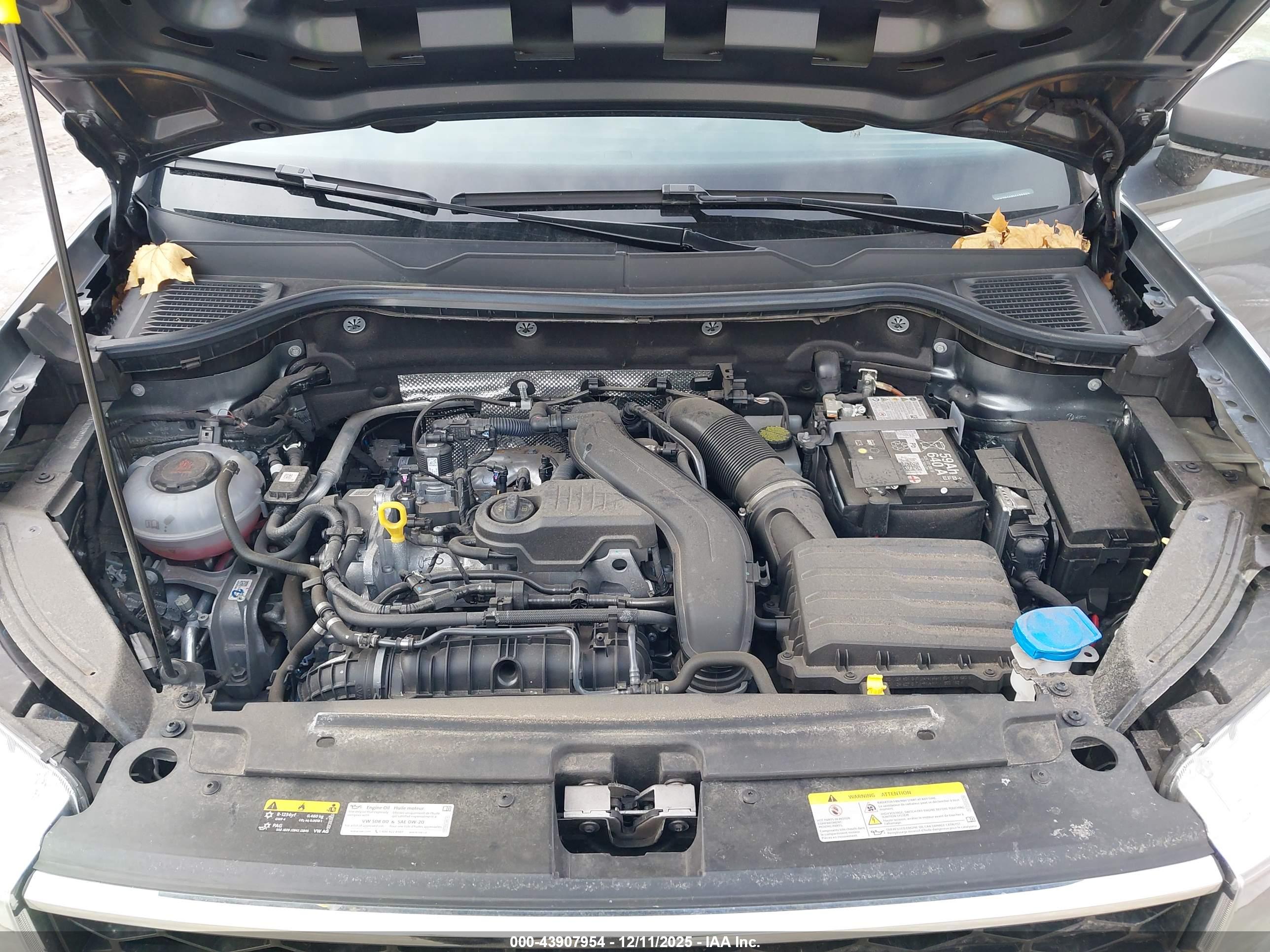 VOLKSWAGEN TAOS image 10