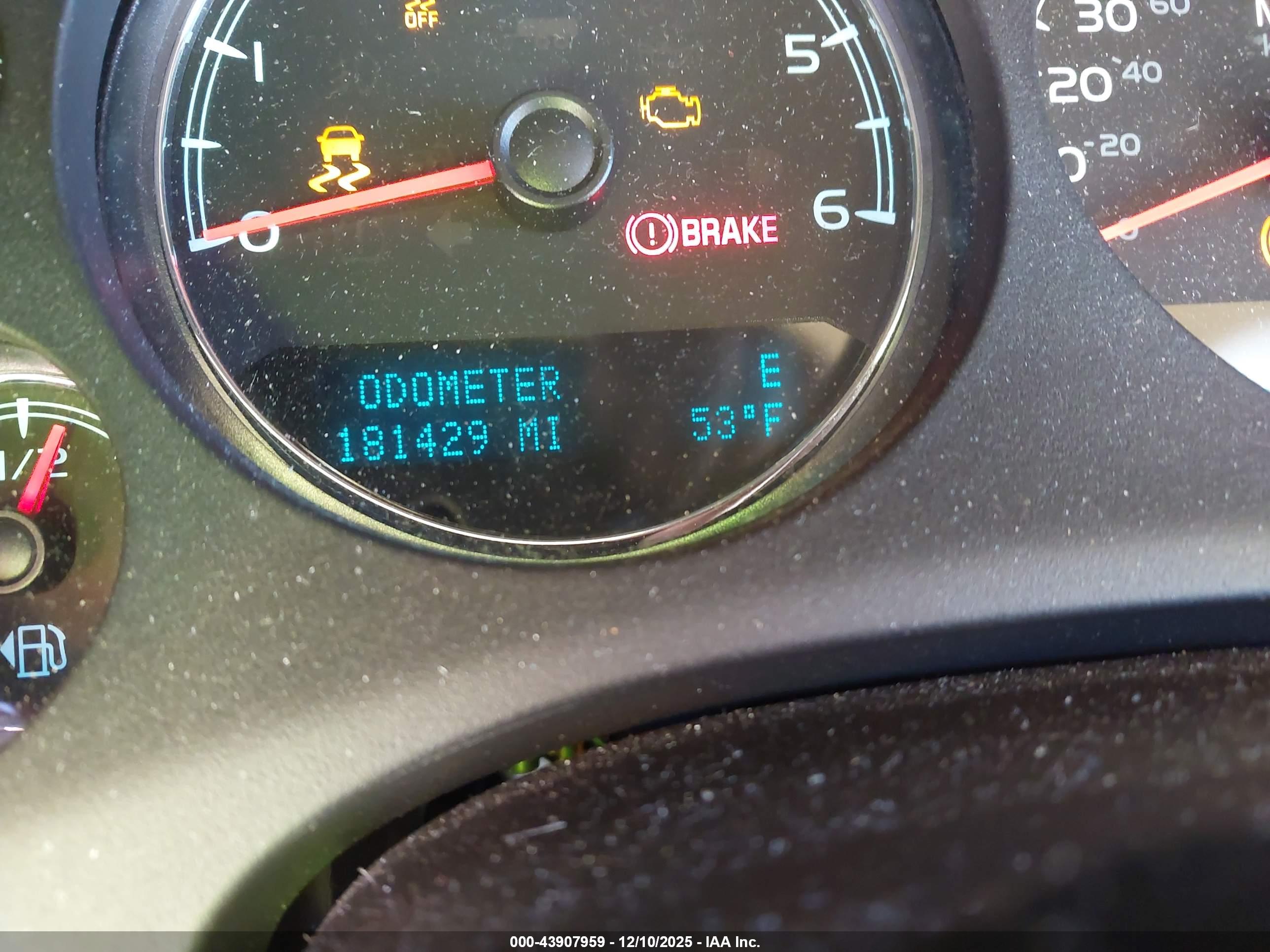 GMC YUKON image 7