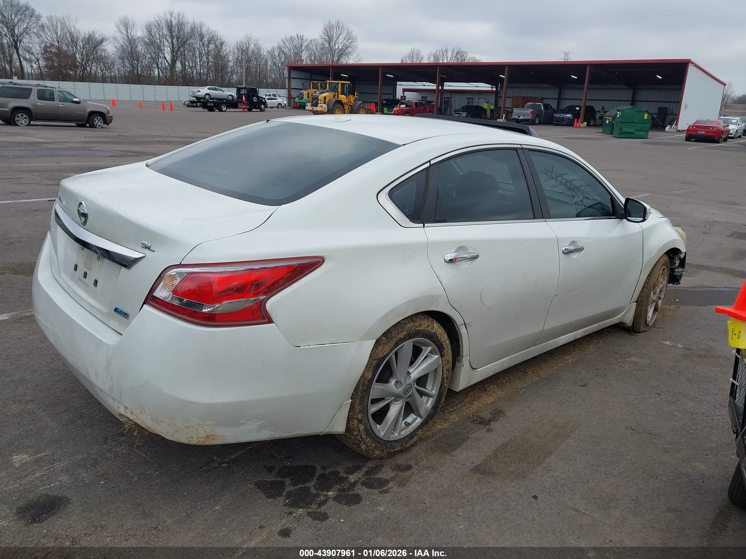 NISSAN ALTIMA image 4