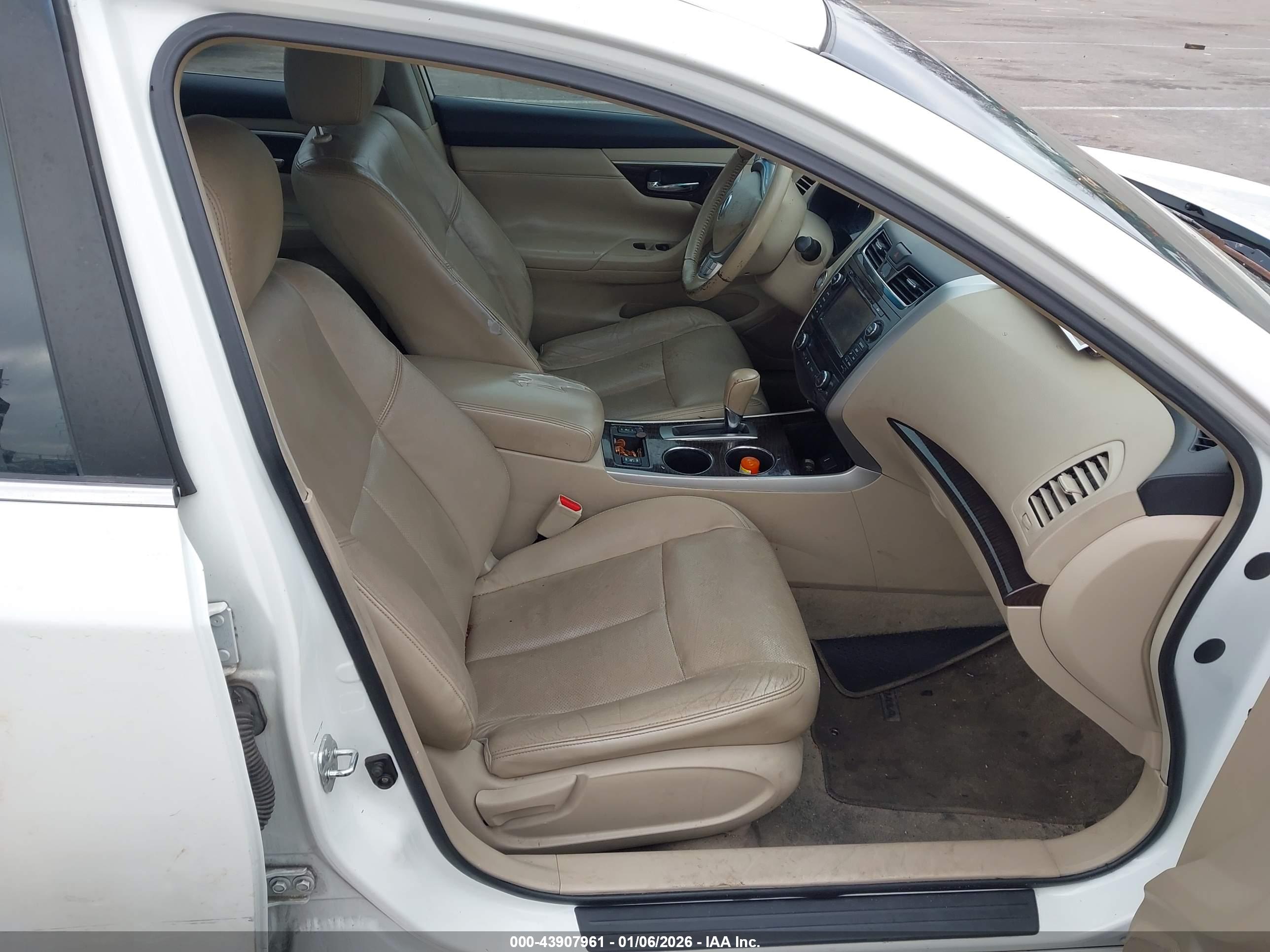 NISSAN ALTIMA image 5
