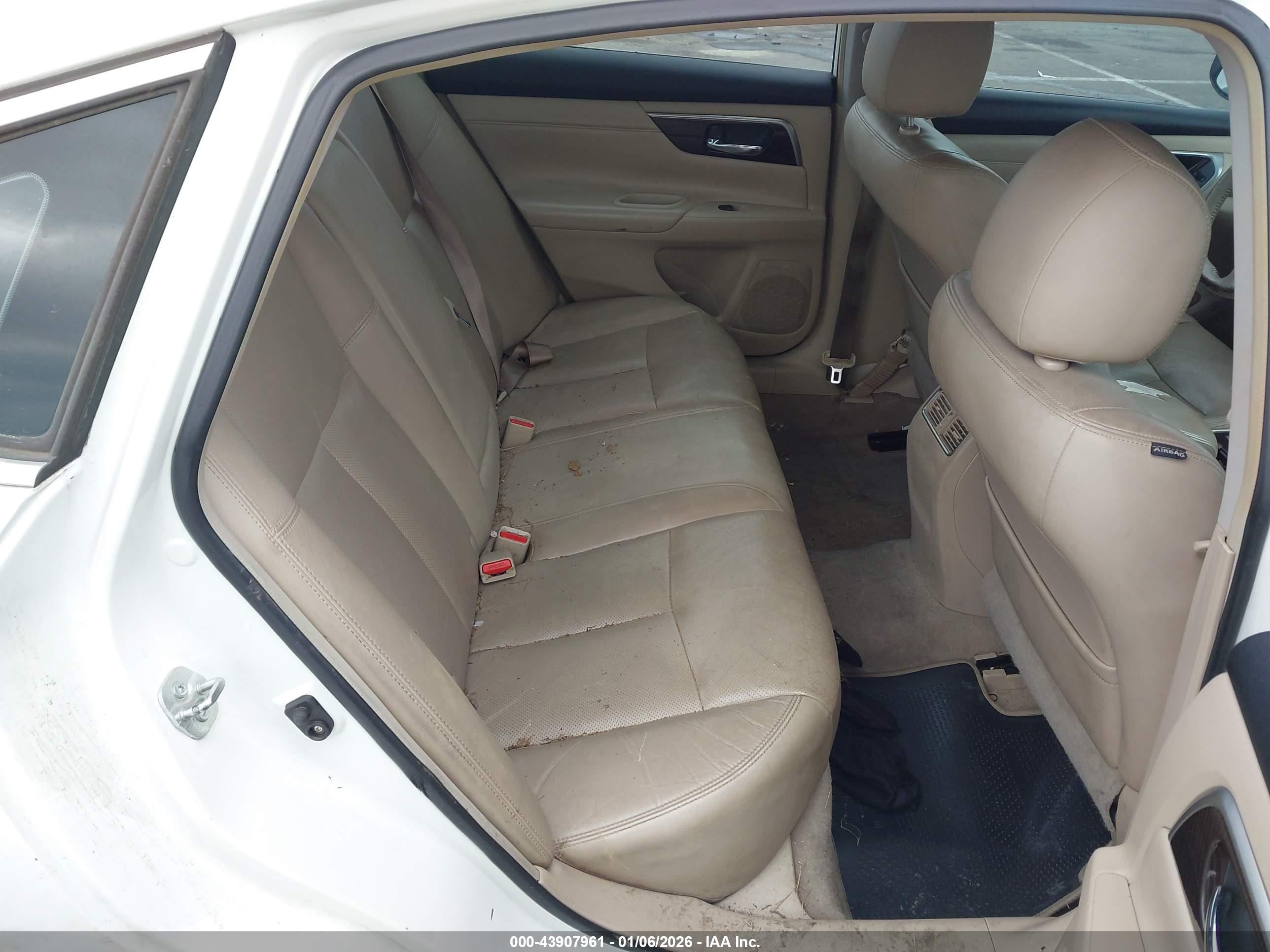 NISSAN ALTIMA image 8