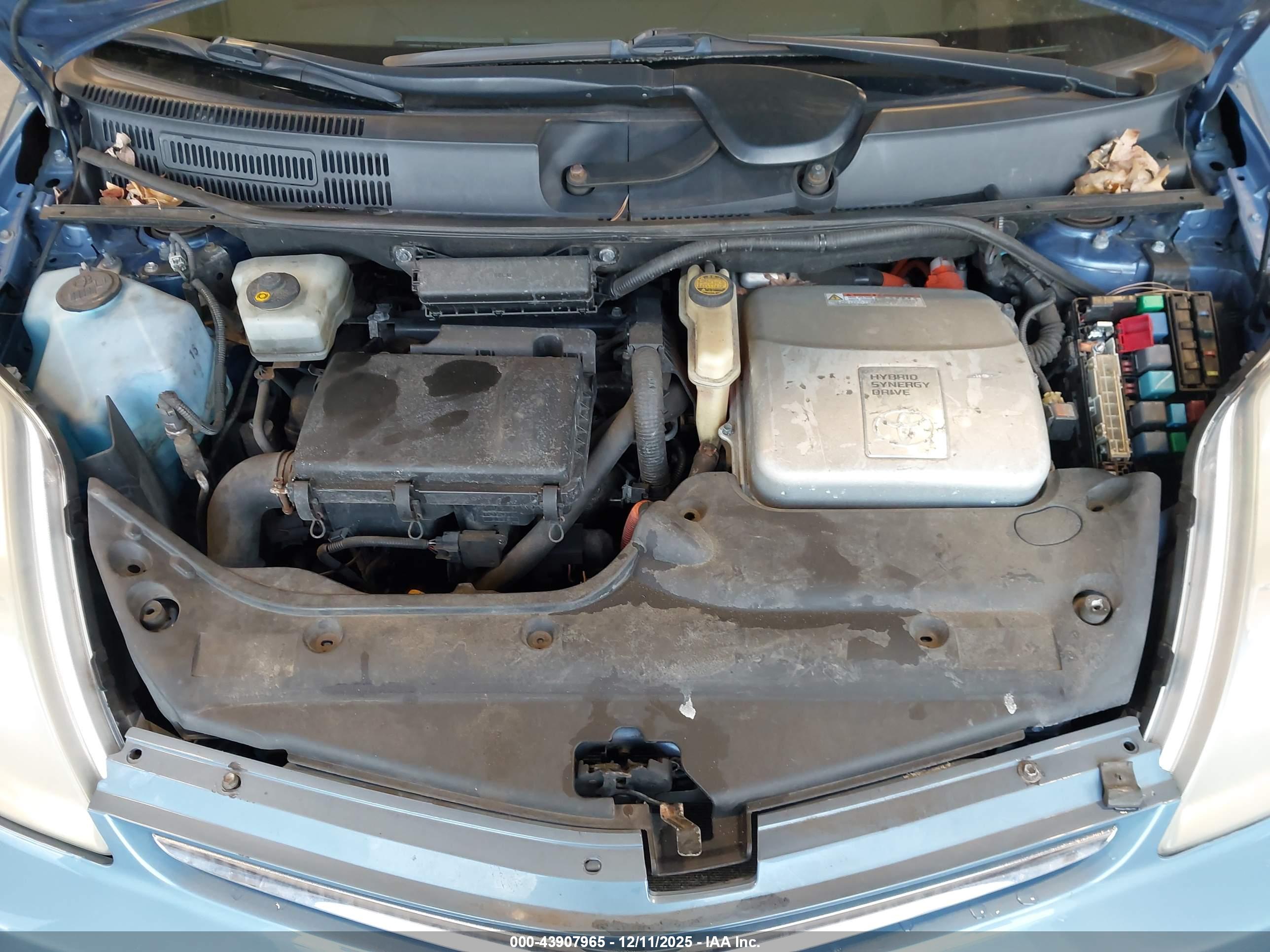 TOYOTA PRIUS image 10