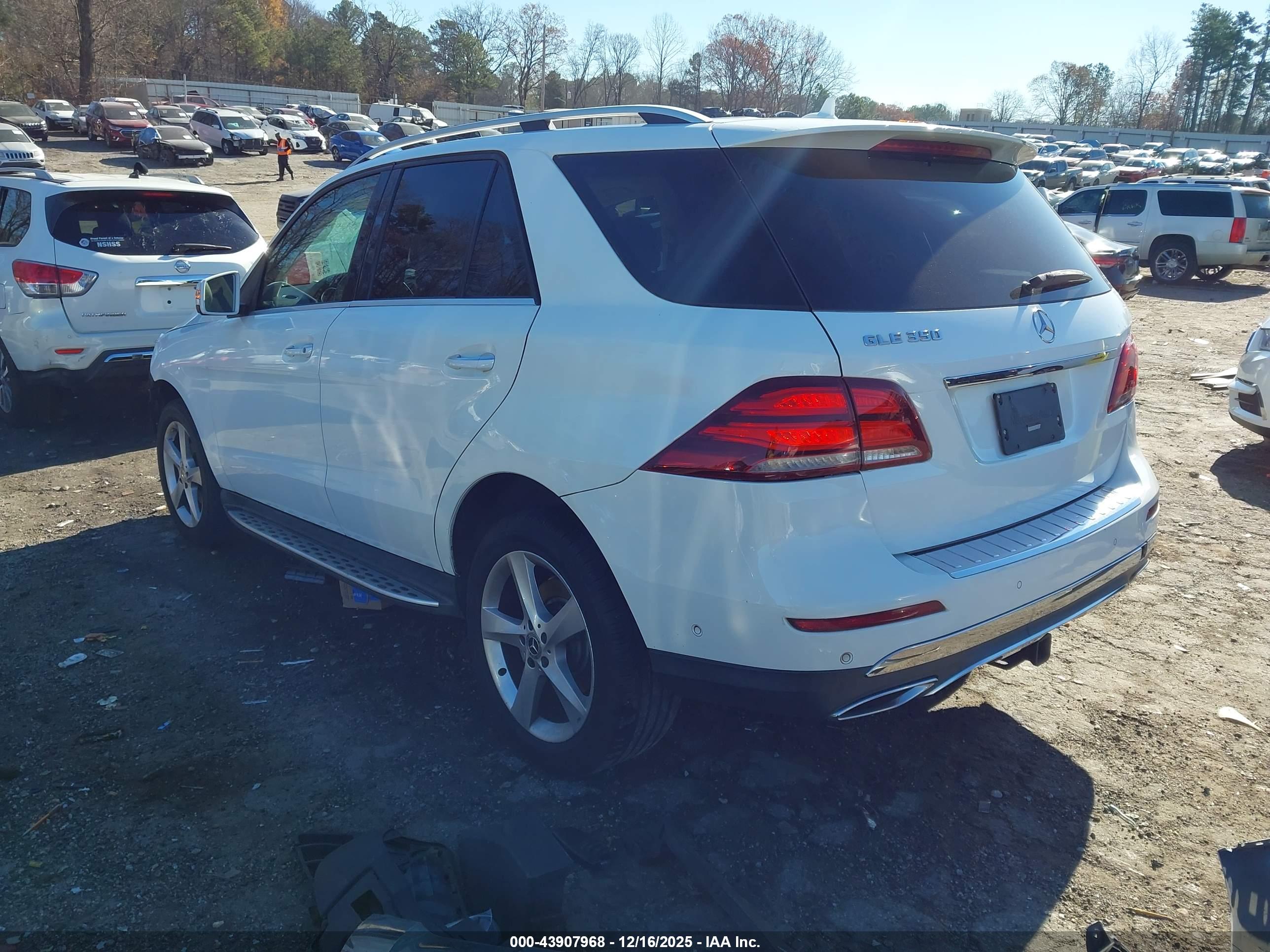 MERCEDES-BENZ GLE image 3