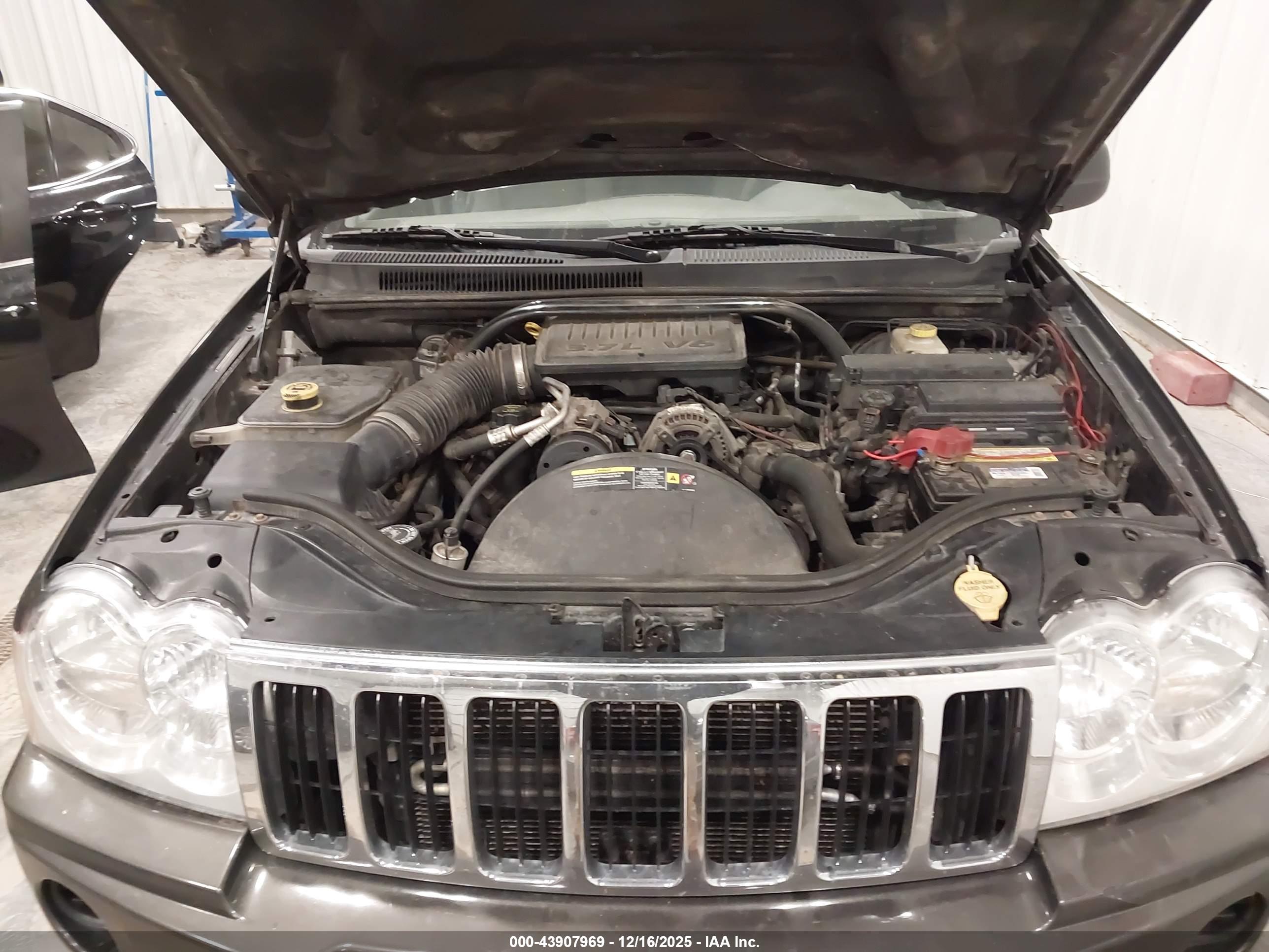 JEEP GRAND image 10