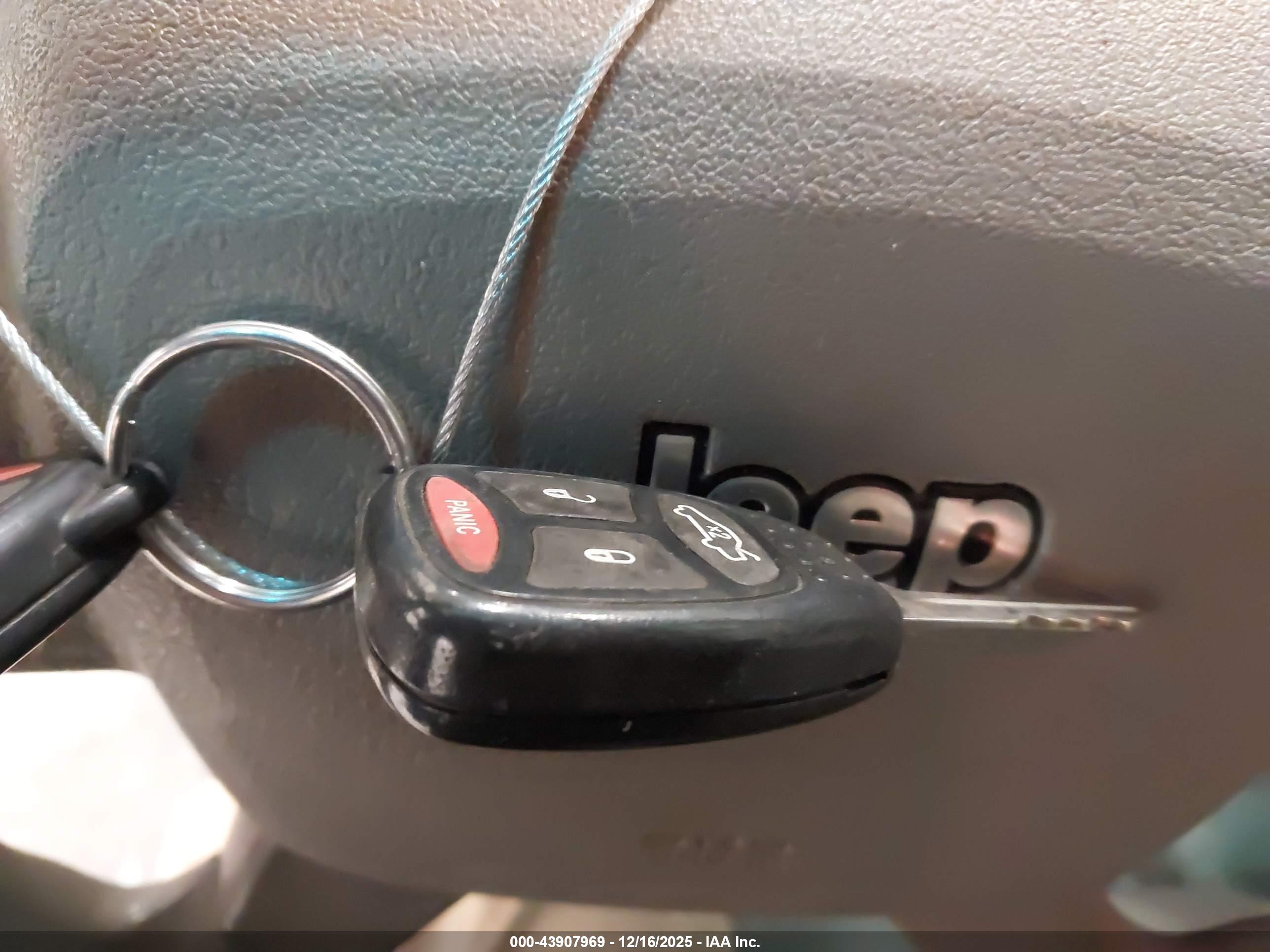 JEEP GRAND image 11