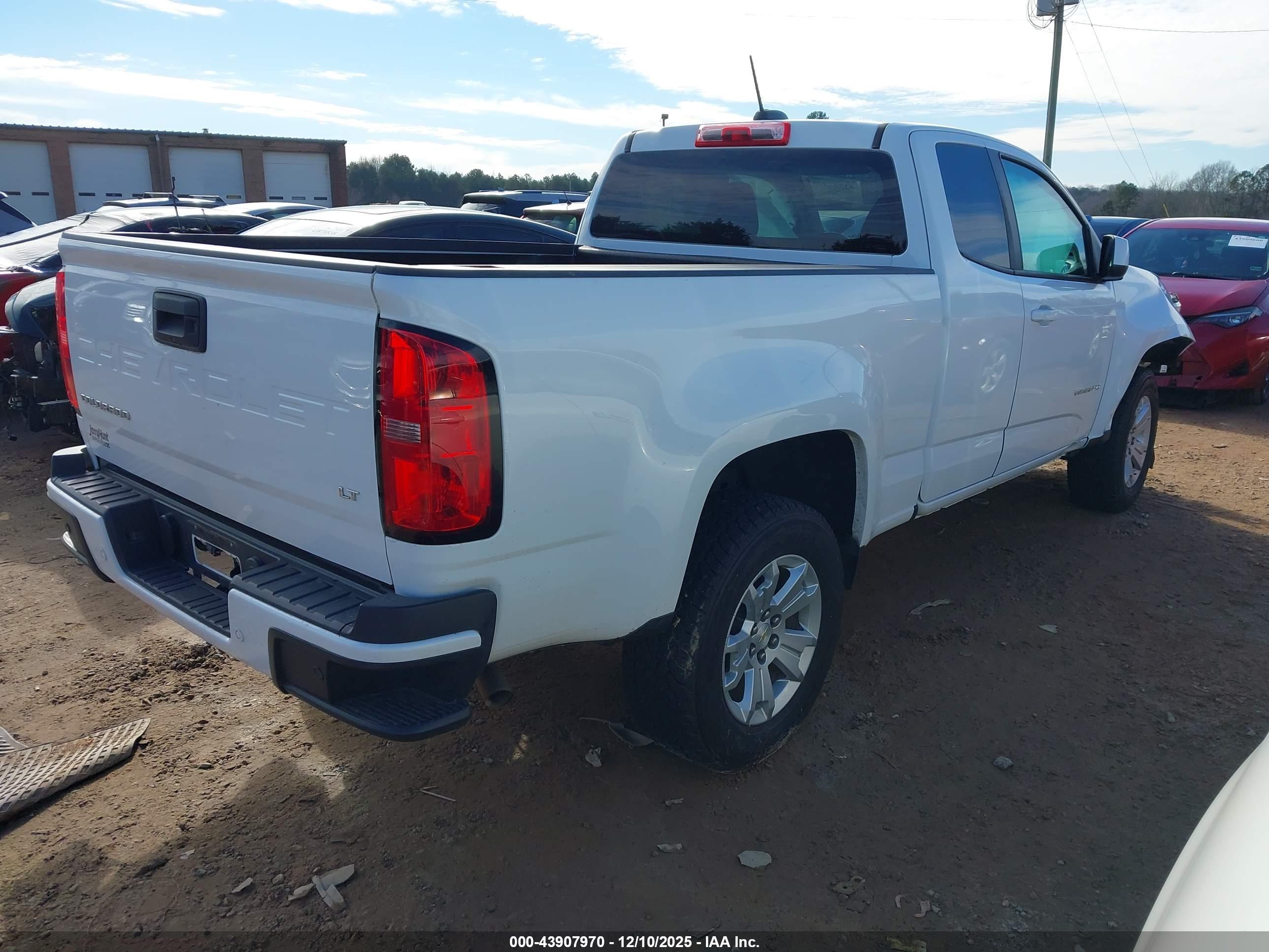CHEVROLET COLORADO image 4
