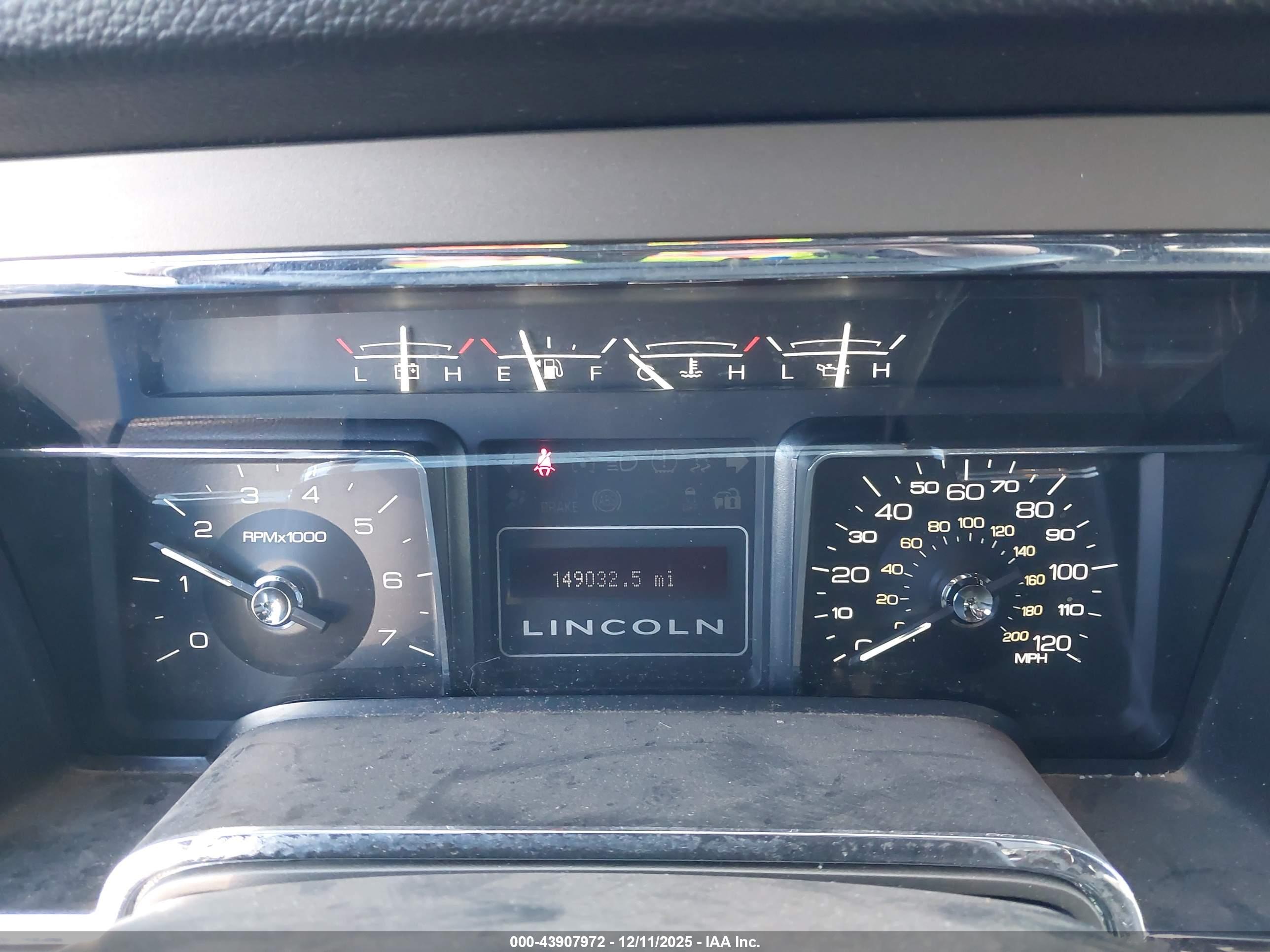 LINCOLN NAVIGATOR image 7