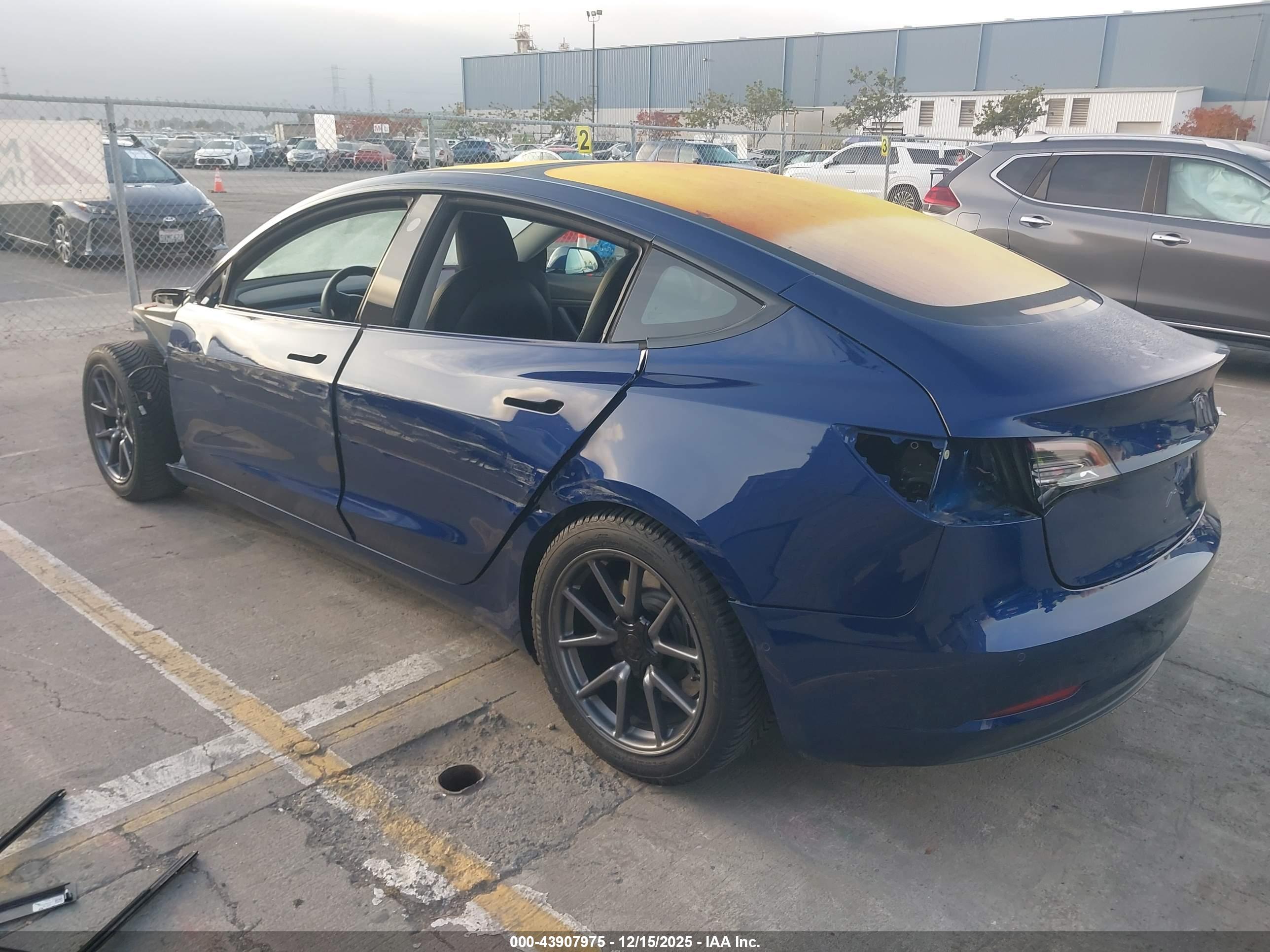 TESLA MODEL image 3