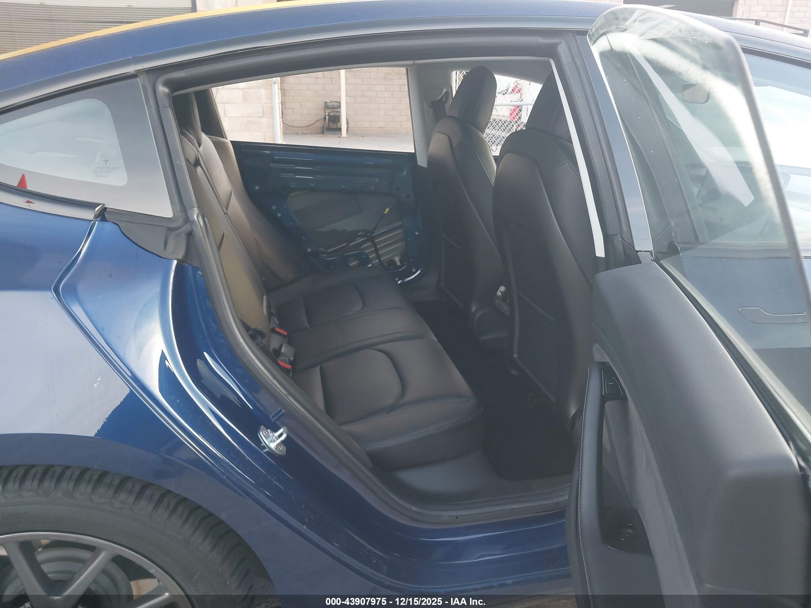 TESLA MODEL image 8