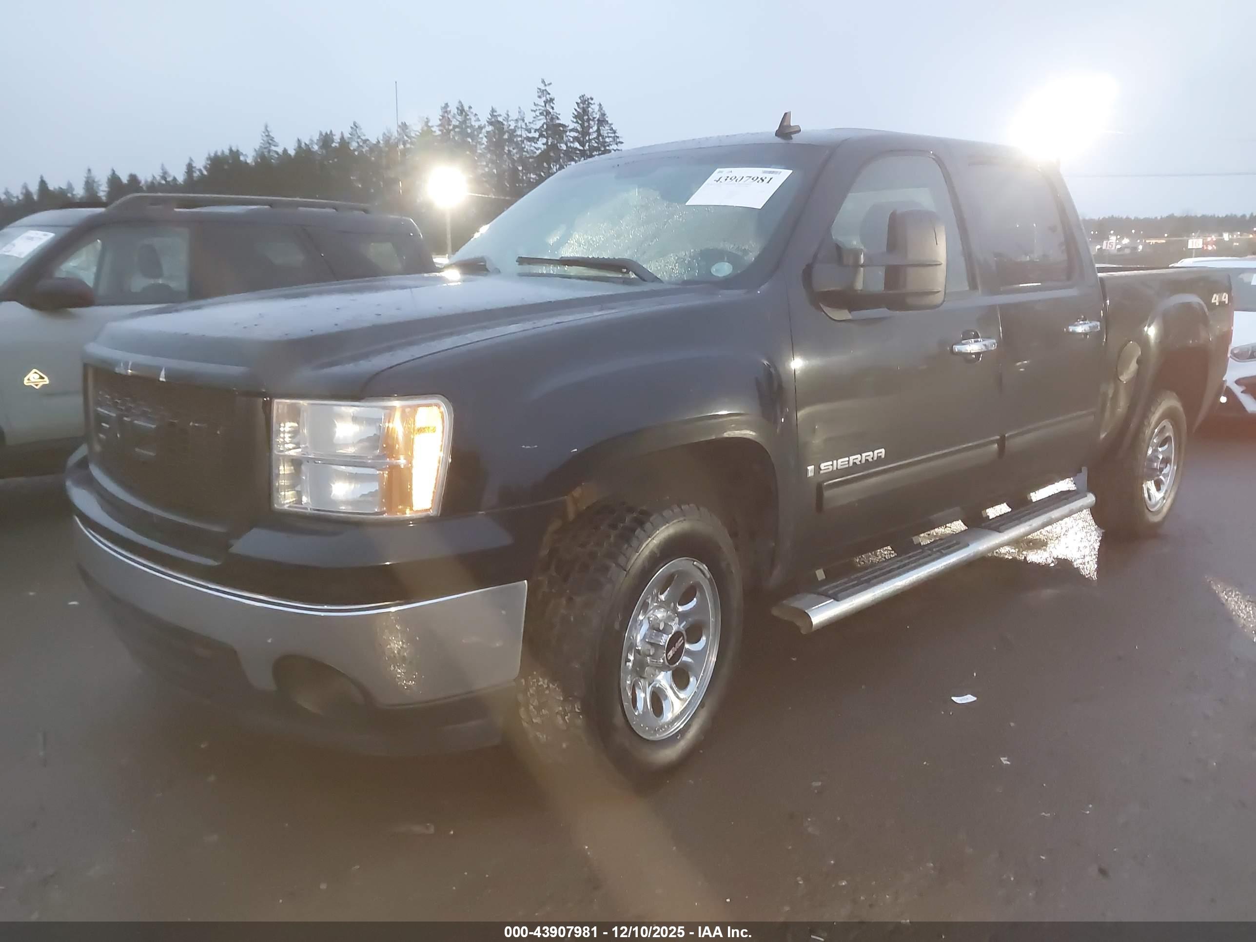 GMC SIERRA image 2