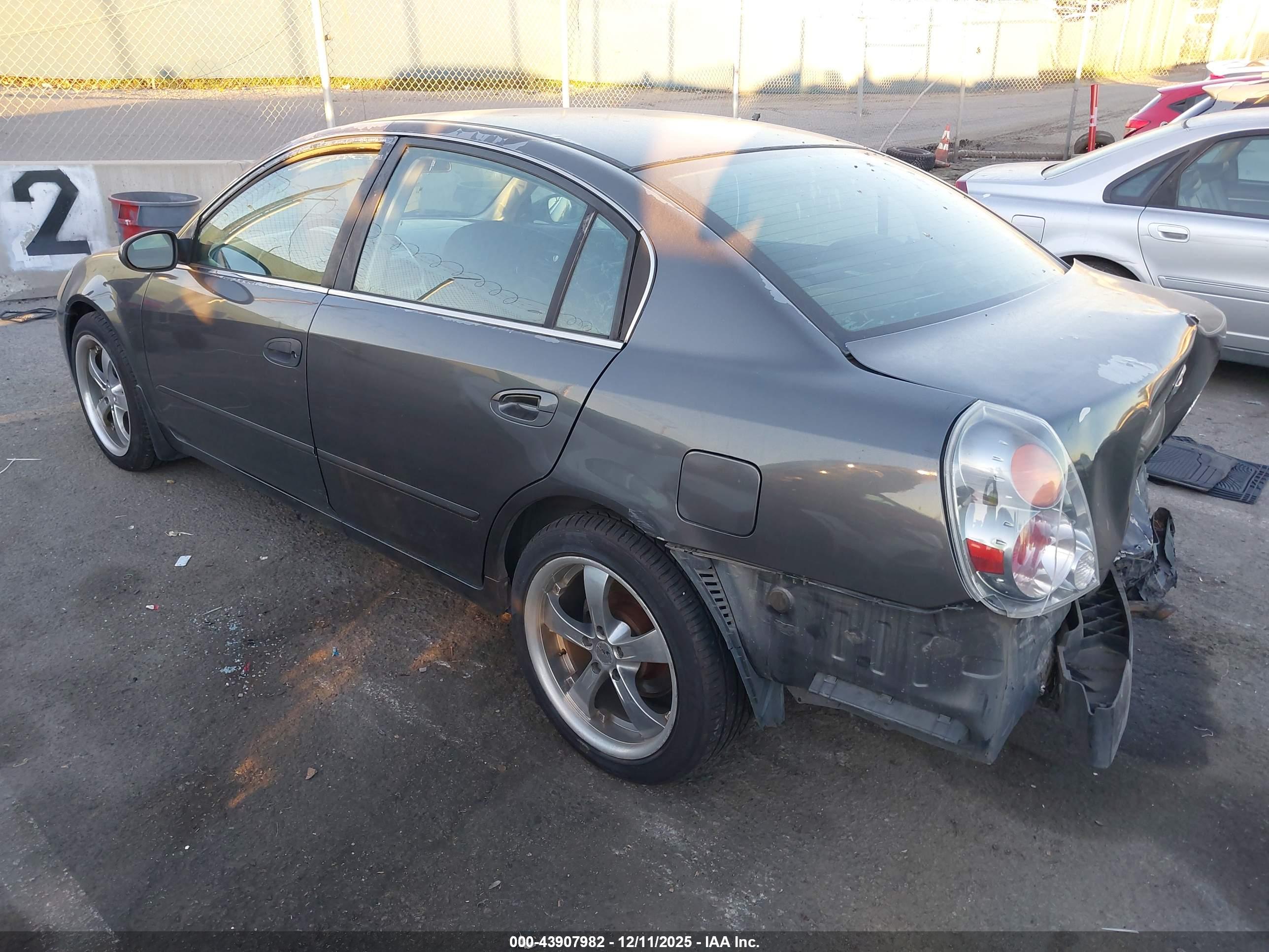 NISSAN ALTIMA image 3