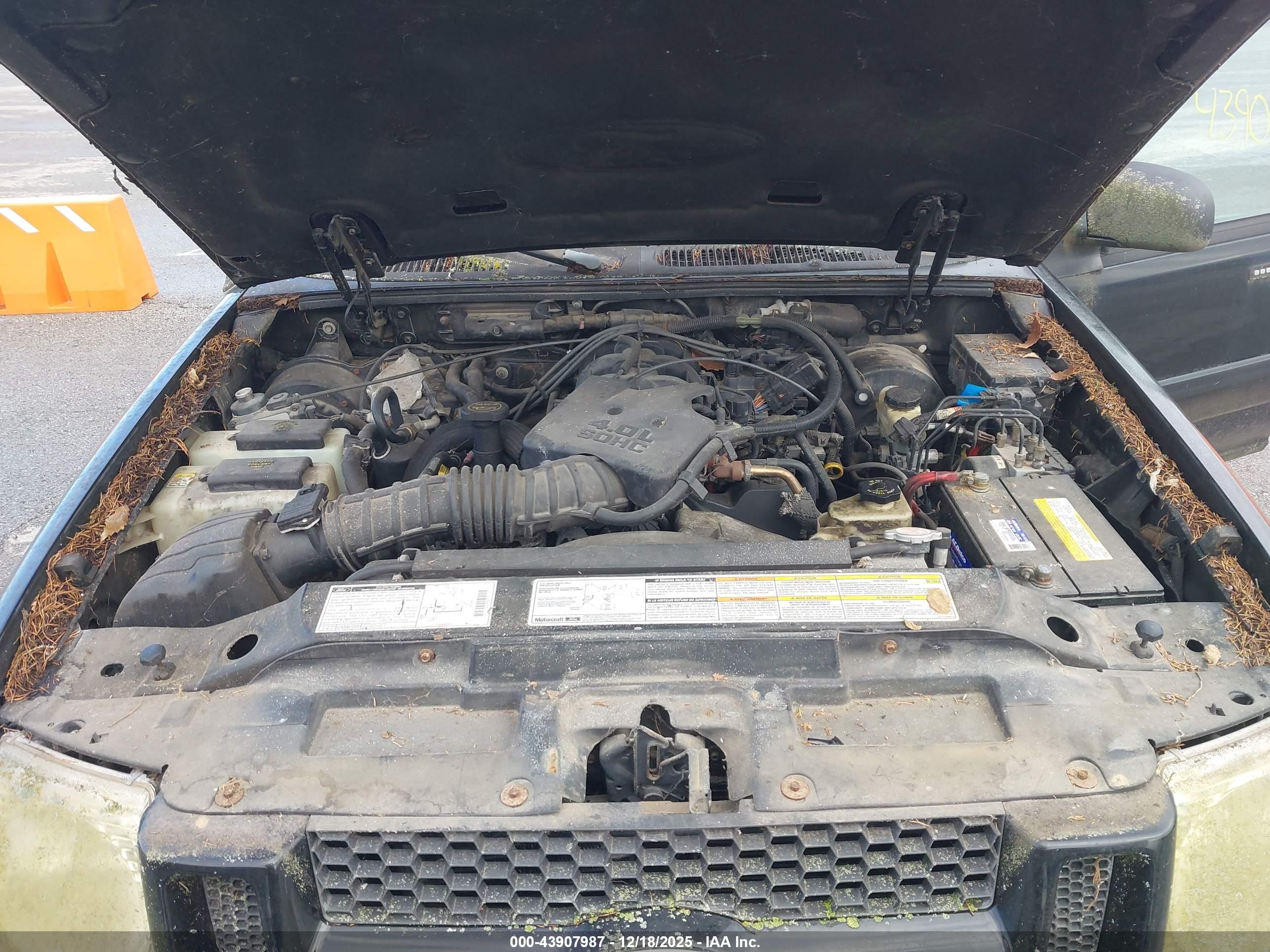 FORD EXPLORER image 10