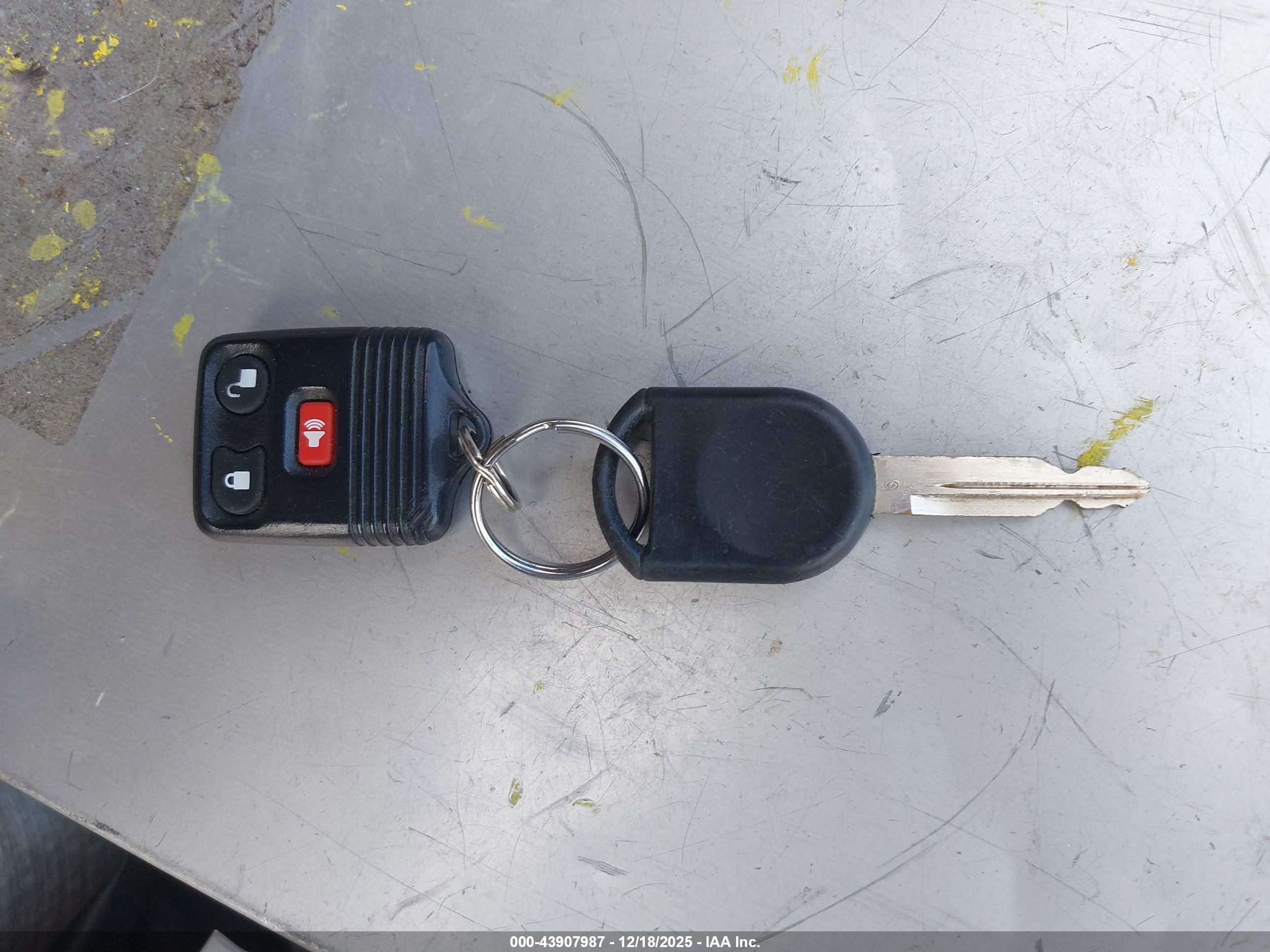 FORD EXPLORER image 11