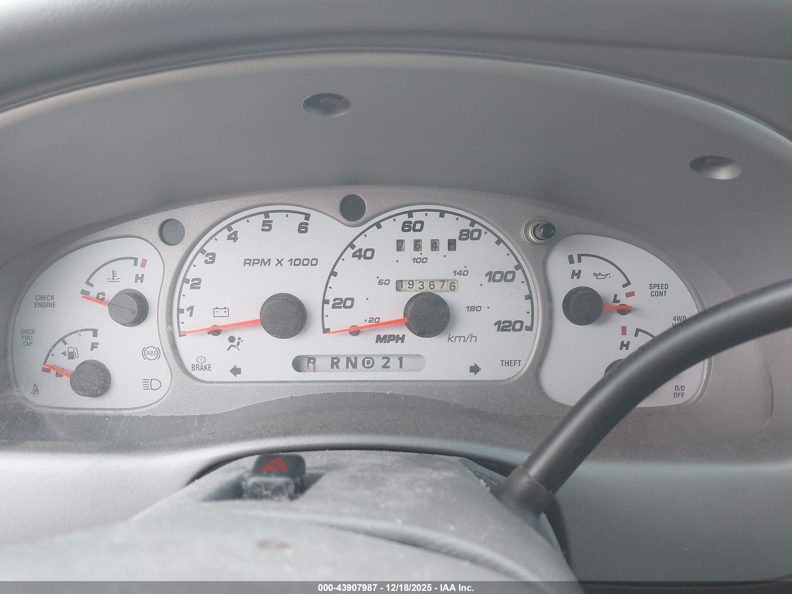 FORD EXPLORER image 7