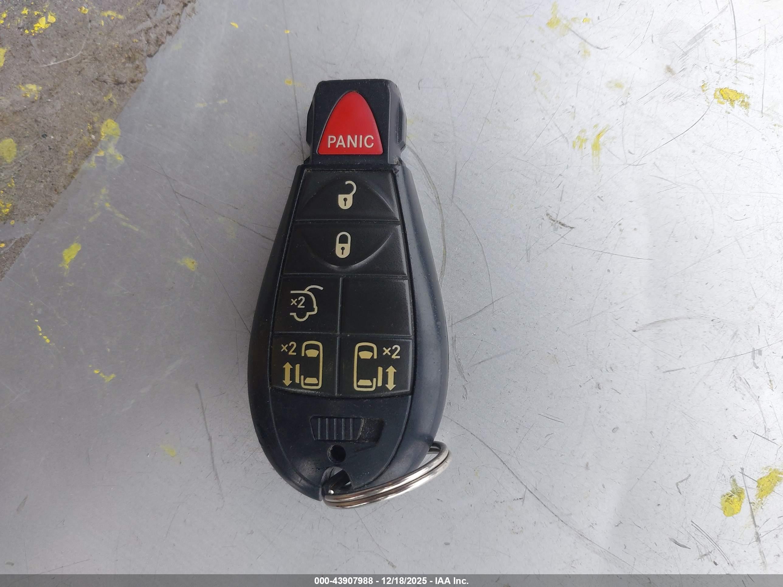 CHRYSLER TOWN image 11