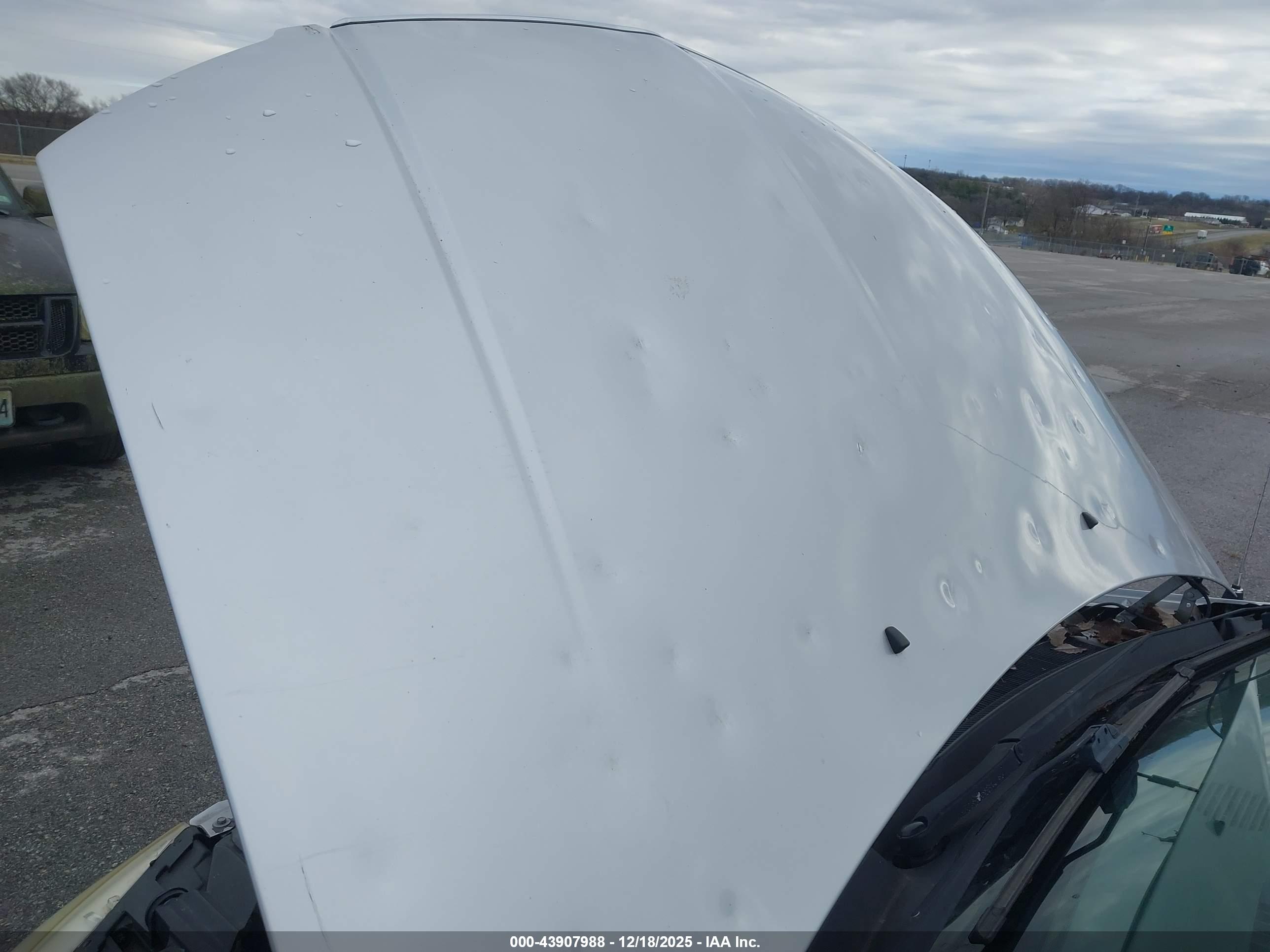CHRYSLER TOWN image 6