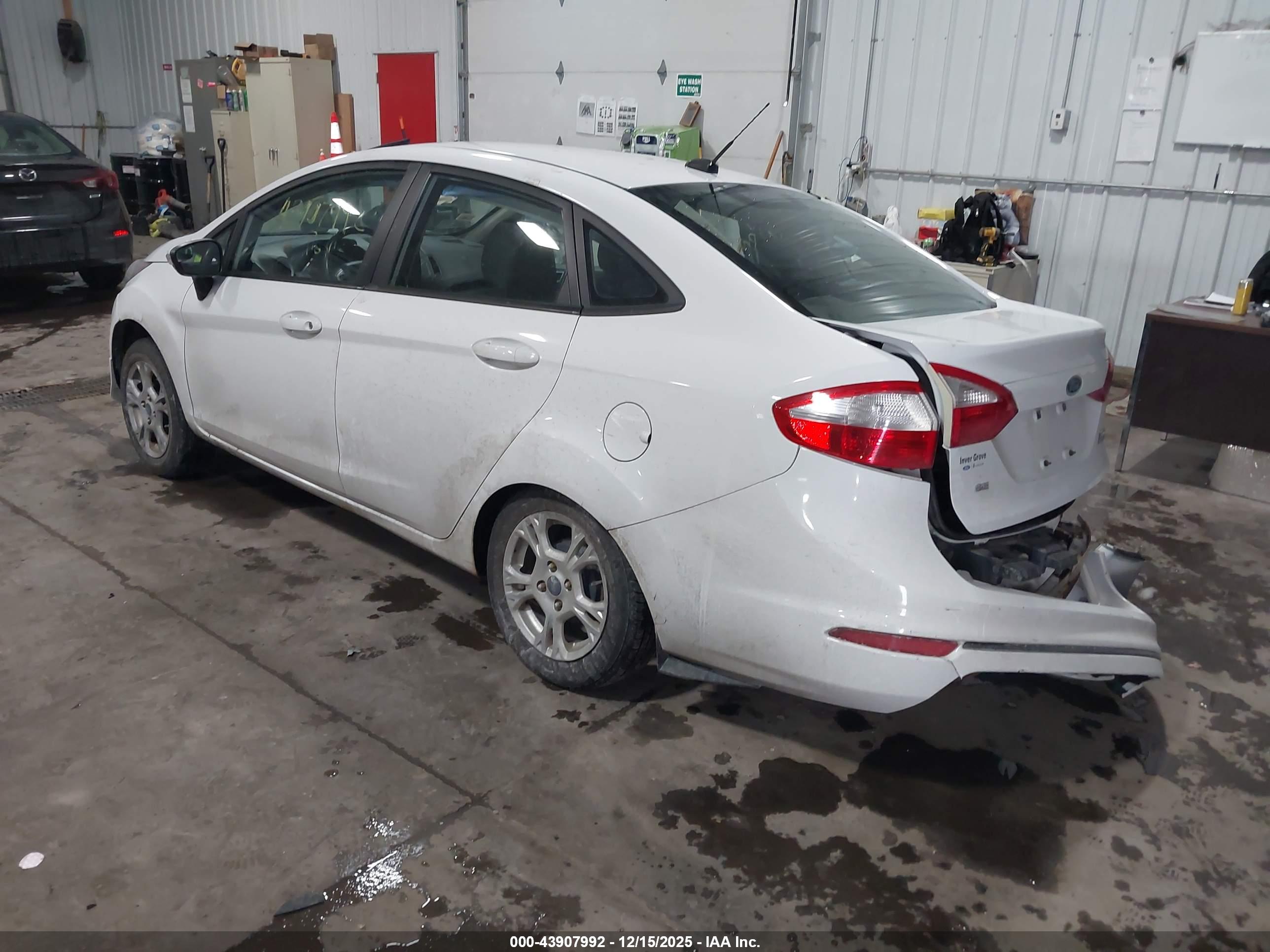 FORD FIESTA image 3