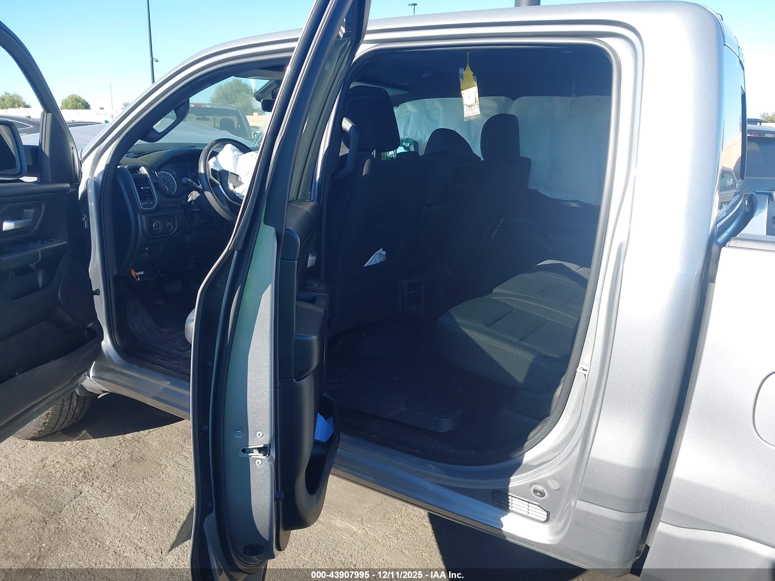 RAM 1500 image 8