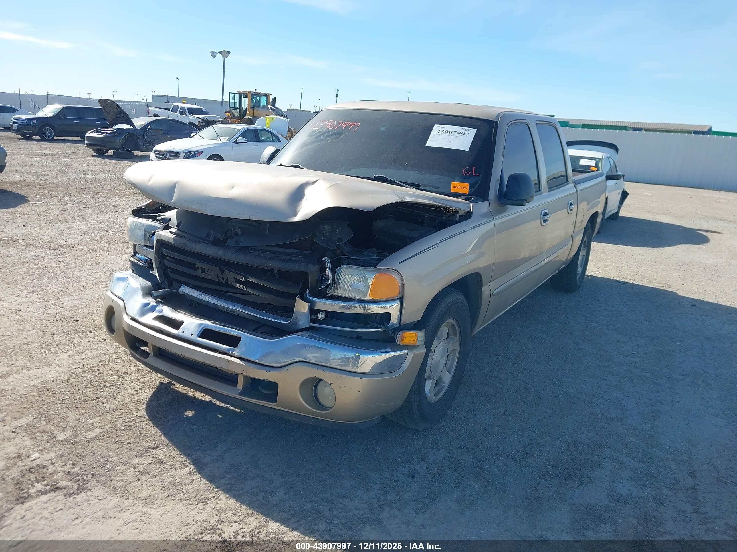 GMC SIERRA image 2