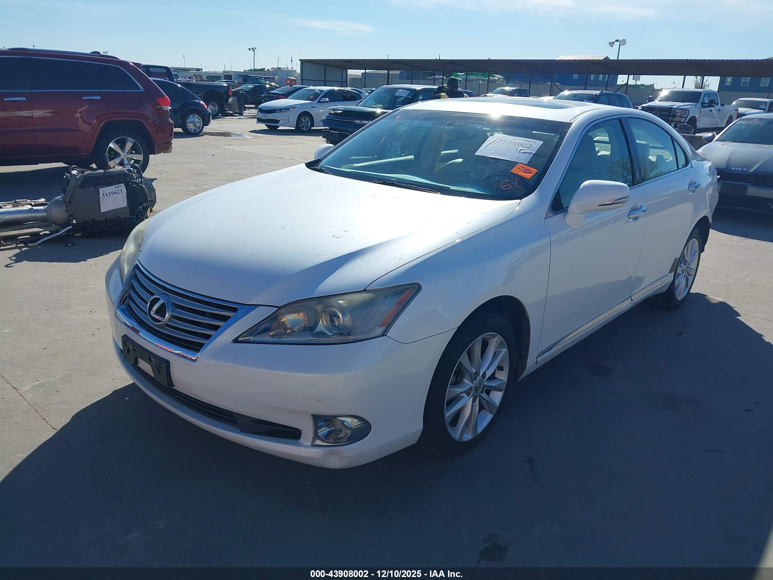 LEXUS ES image 2