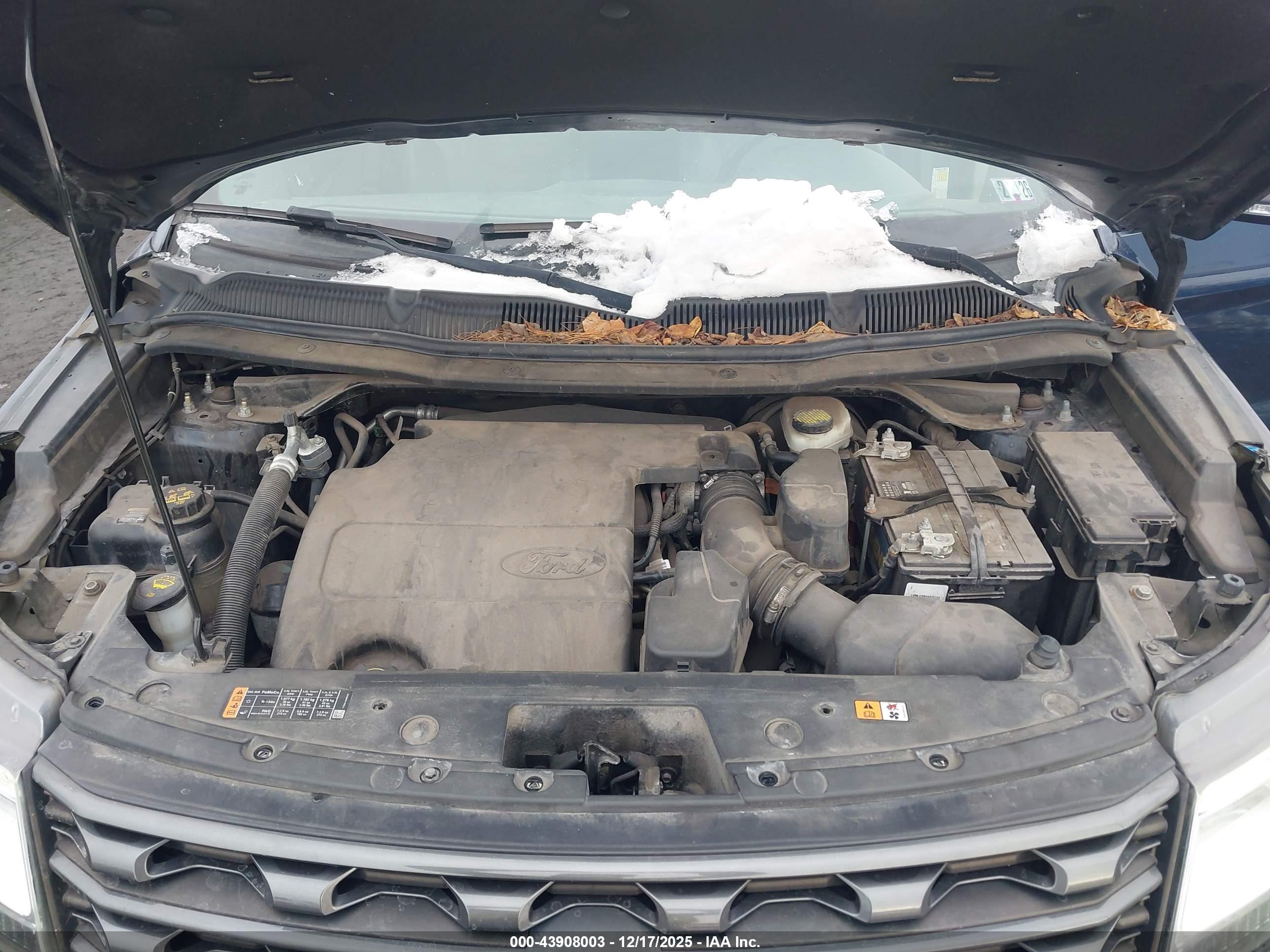 FORD EXPLORER image 10