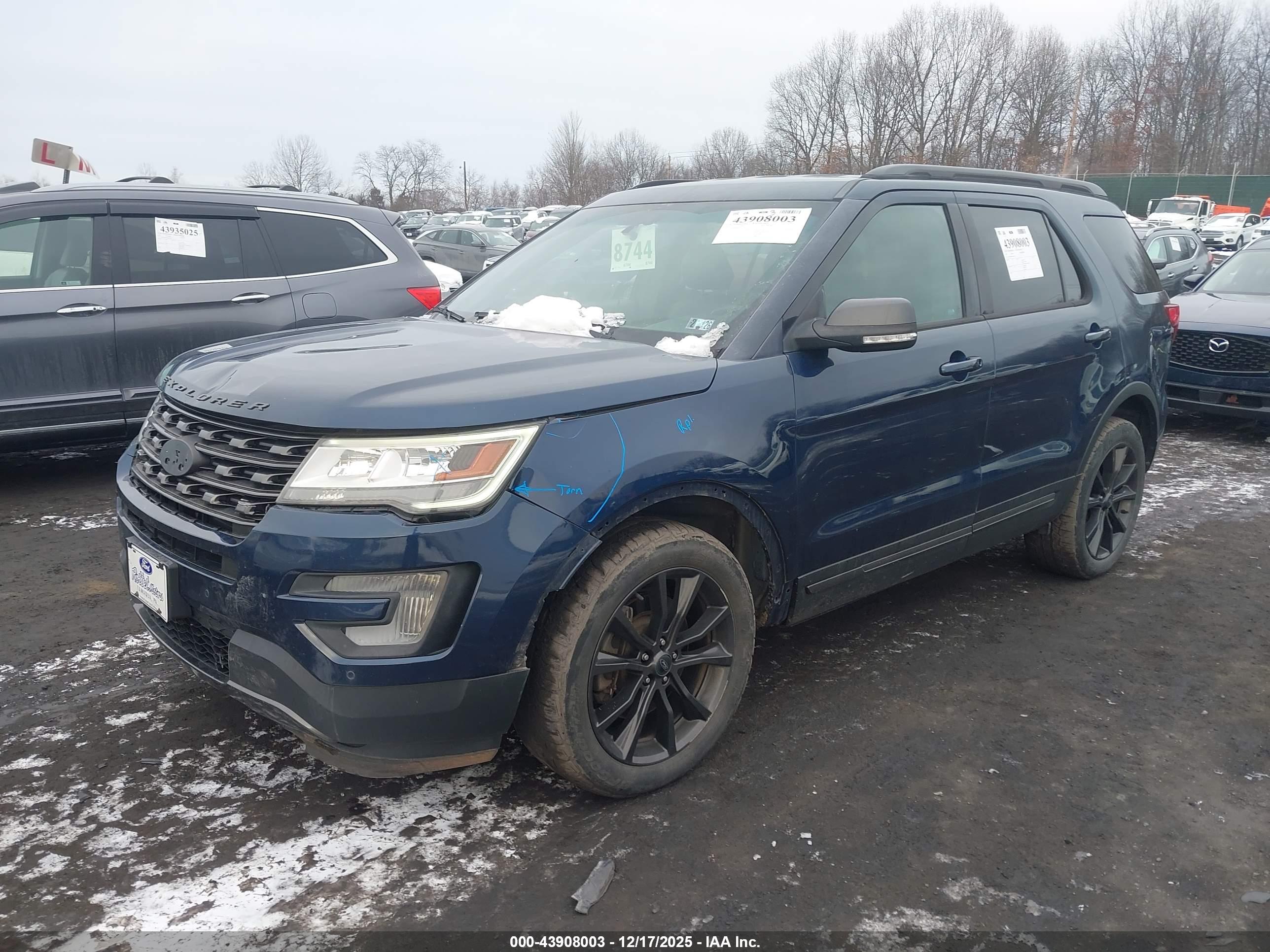 FORD EXPLORER image 2