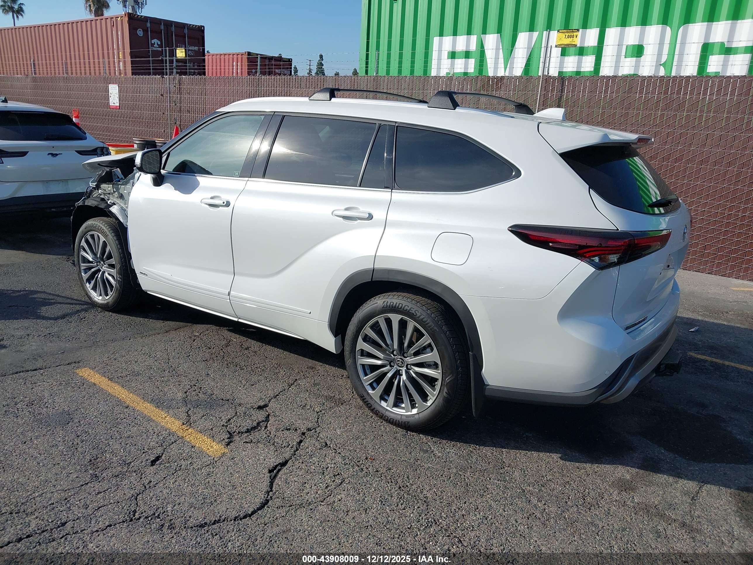 TOYOTA HIGHLANDER image 3
