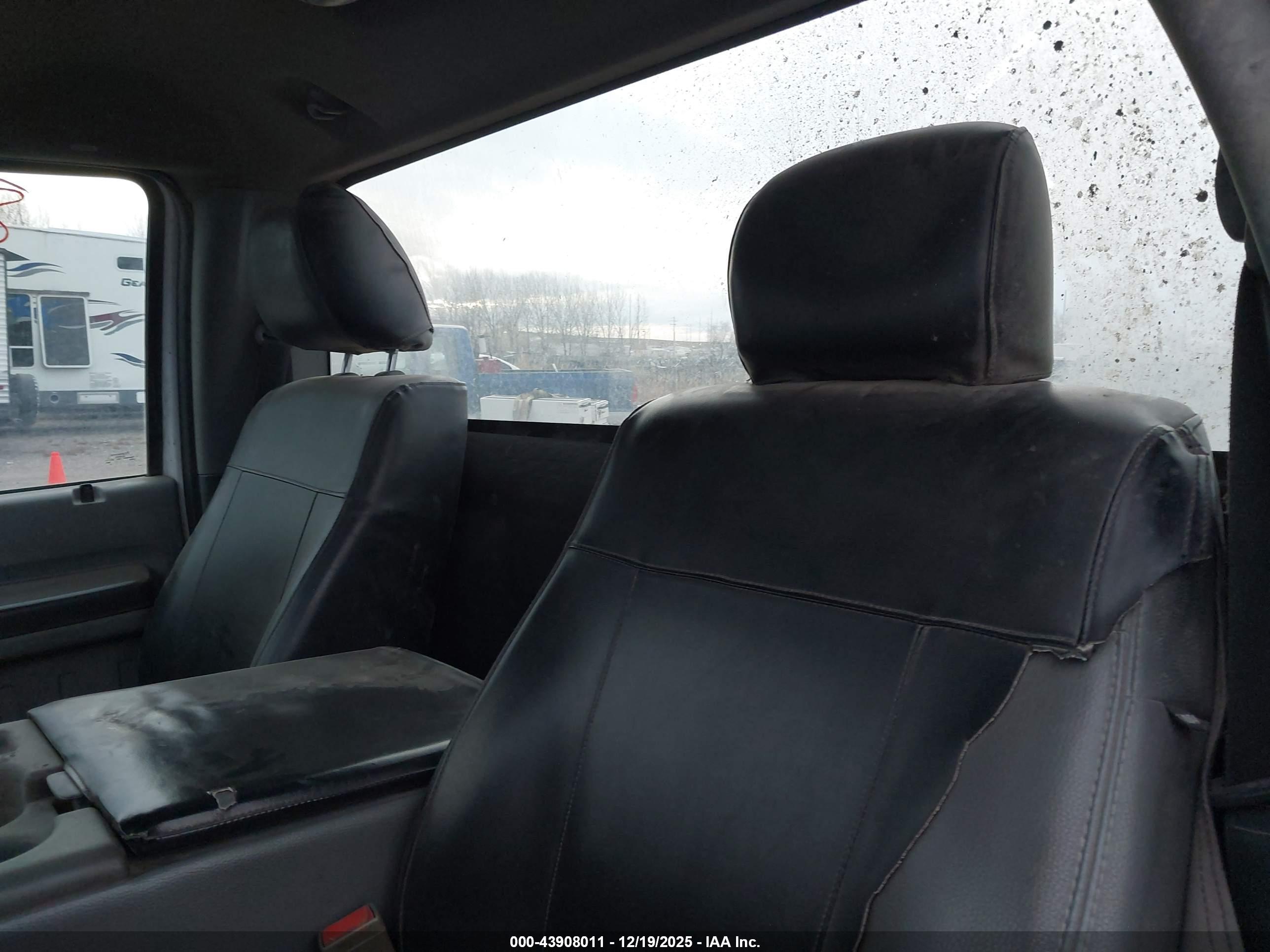 FORD F-350 image 8