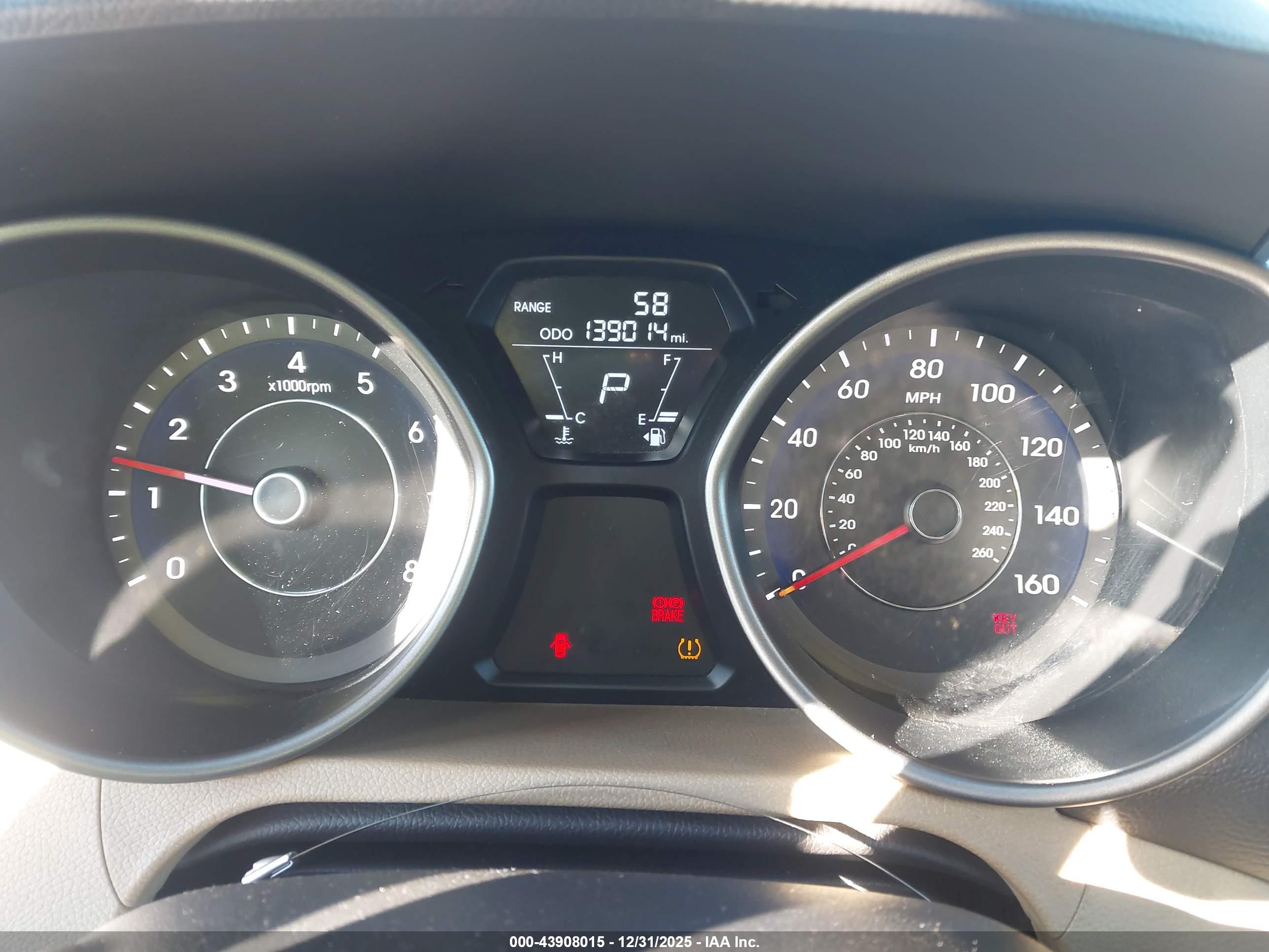 HYUNDAI ELANTRA image 7