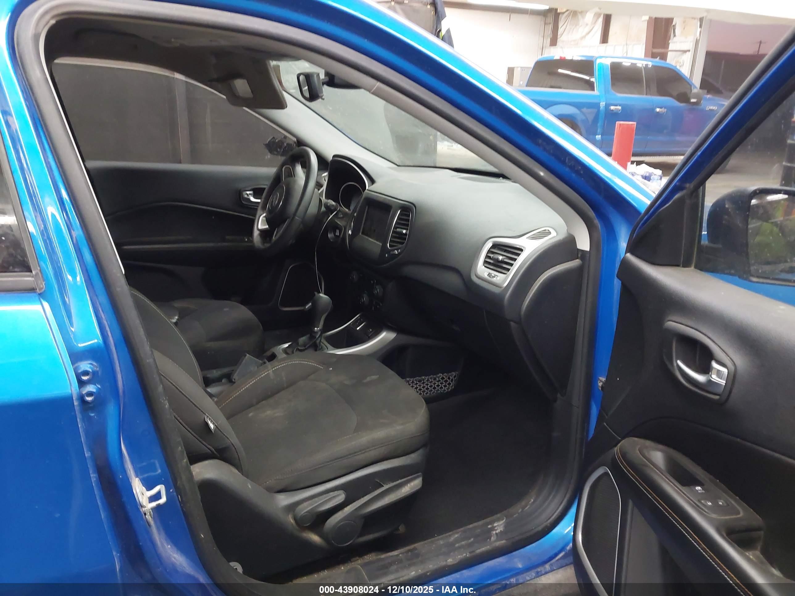 JEEP COMPASS image 5